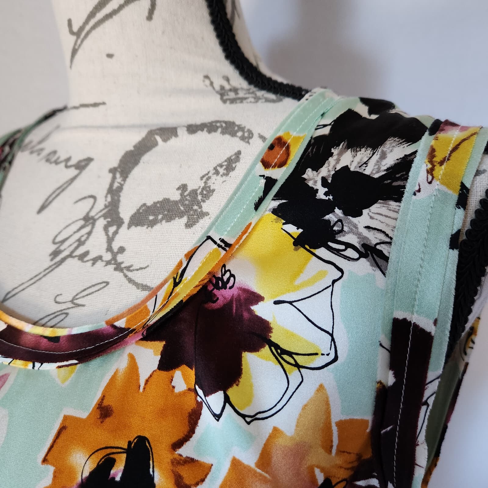 ST.JOHN 100% Silk Satin Floral Women Small Top Sleeveless Scoop Neck Multicolor - Thumbnail 4