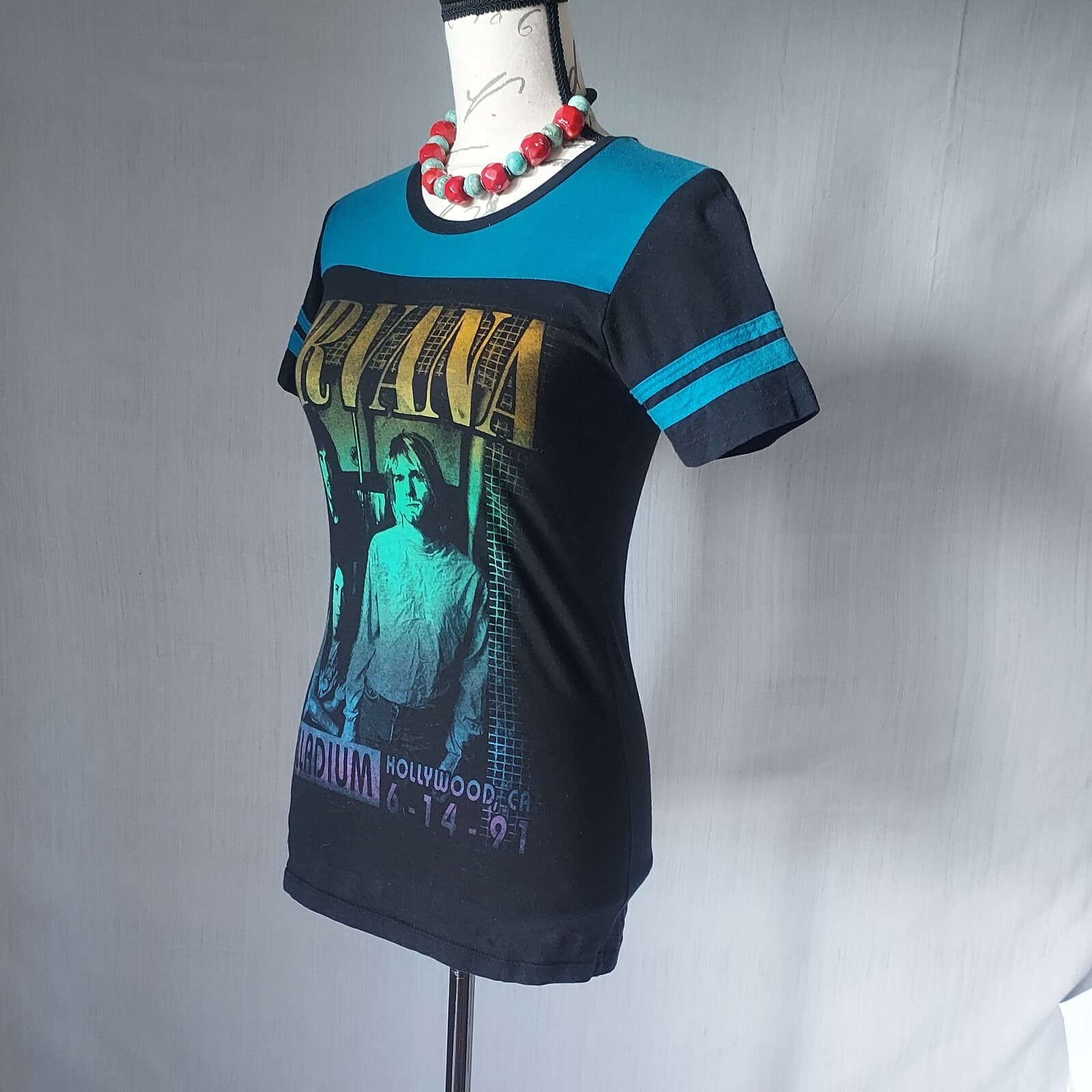 Vintage 1991 Nirvana Tour Palladuim Hollywood CA Tee-Shirt Fitted Women Small - Thumbnail 4