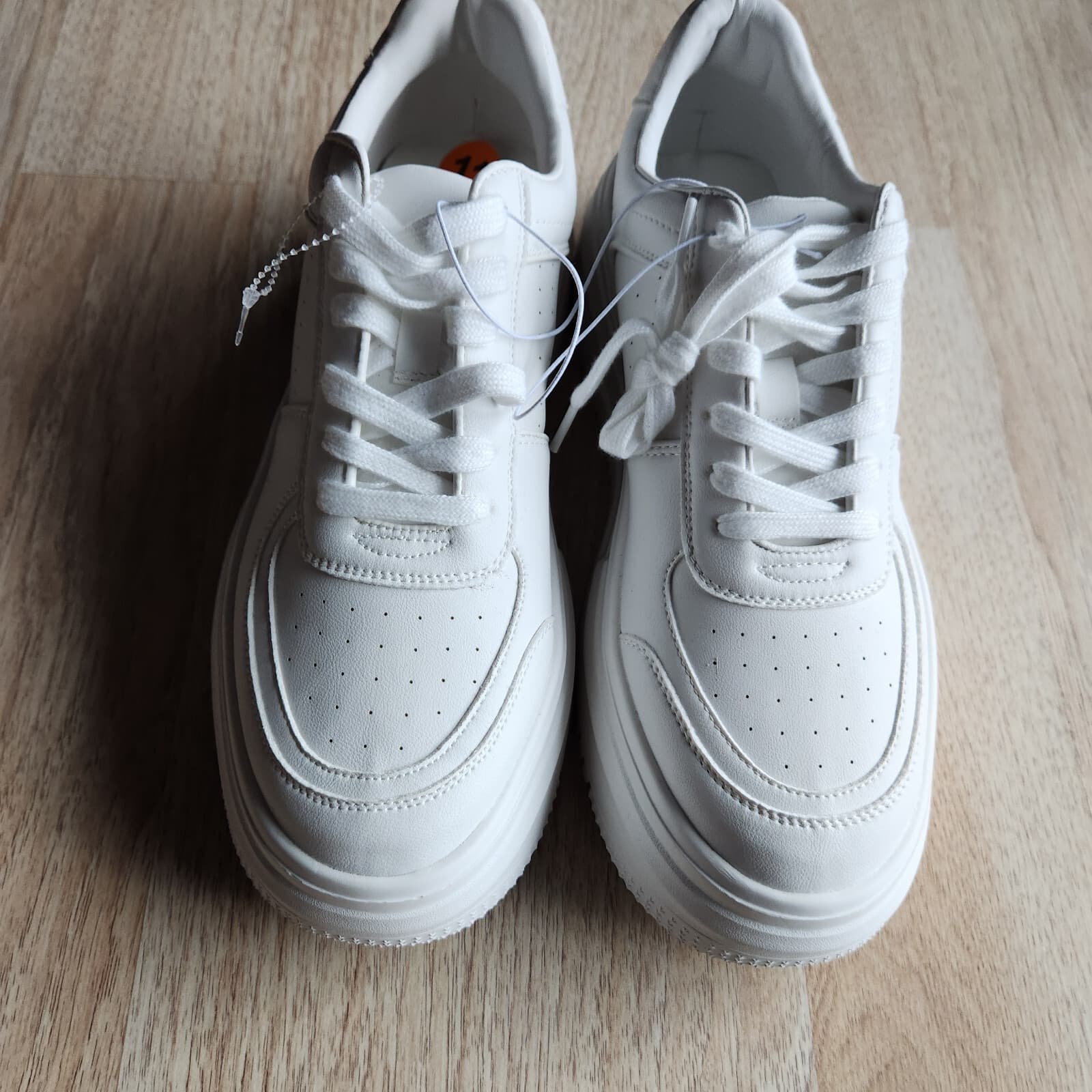 NWoB Steve Madden Payden Chunky Platform Sneakers Lace-Up White Women's US11 - Thumbnail 3