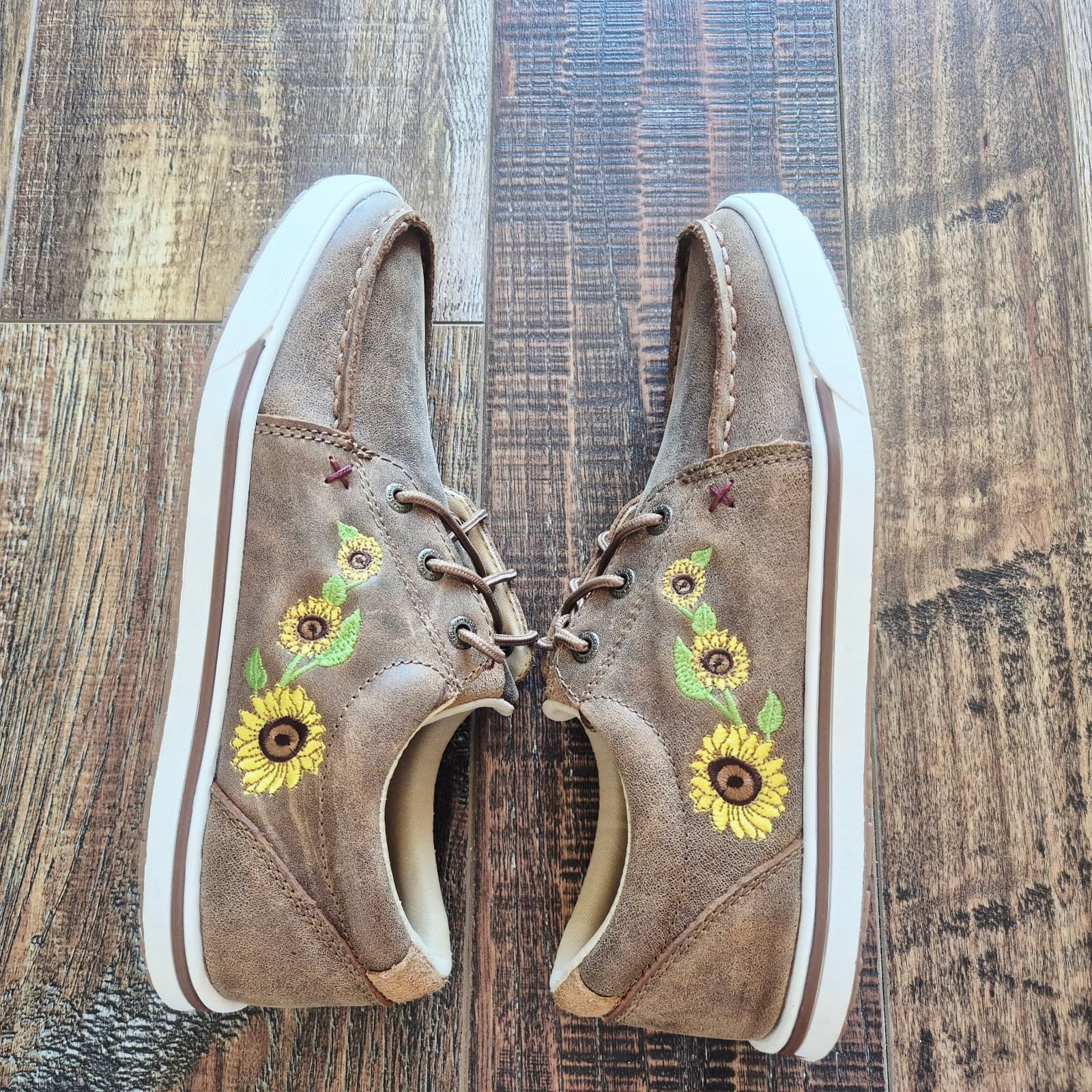 NWoB Twisted X Bomber Sunflower Embroidered Brown Leather Shoe Moccsin Womens 8M - Thumbnail 11
