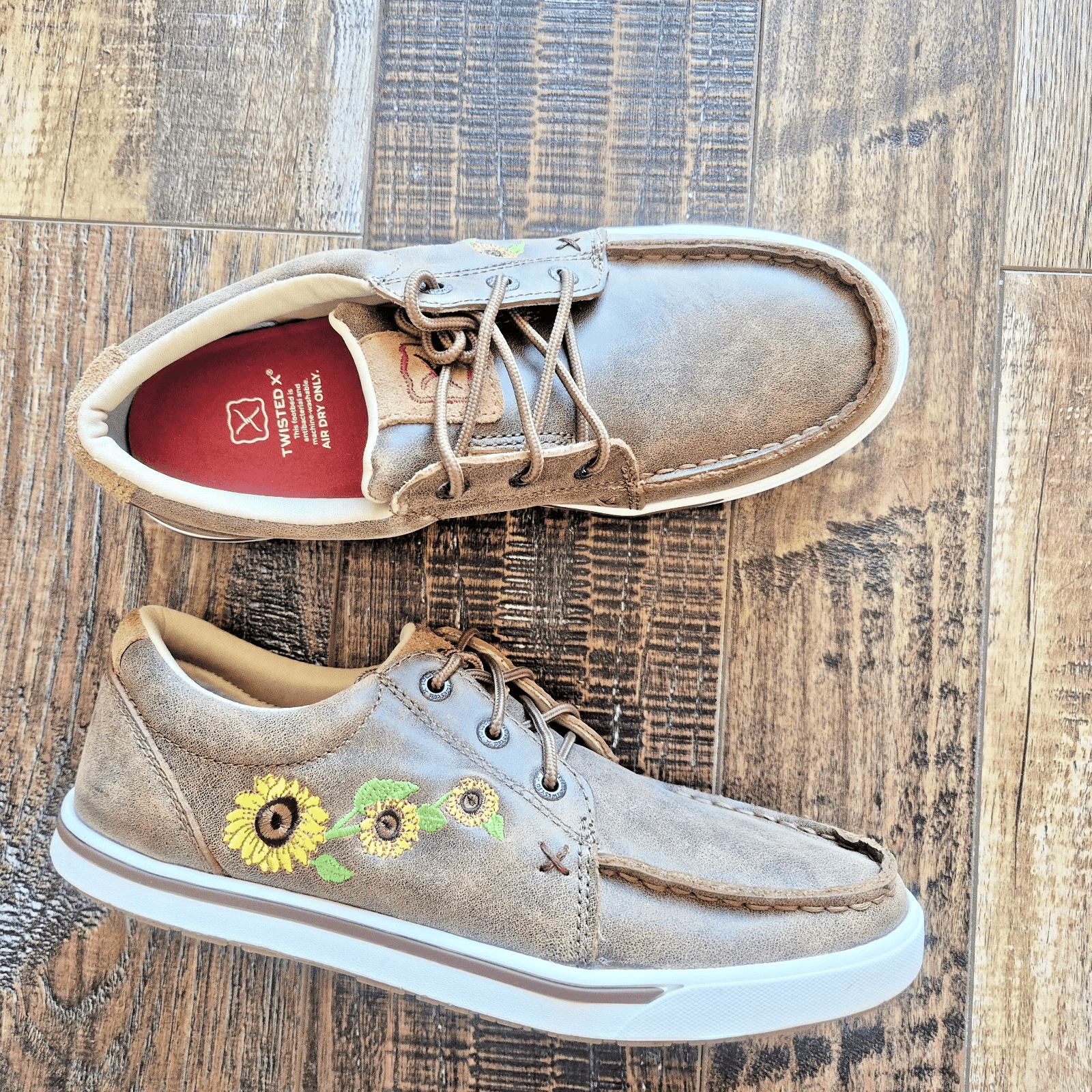 NWoB Twisted X Bomber Sunflower Embroidered Brown Leather Shoe Moccsin Womens 8M - Thumbnail 2