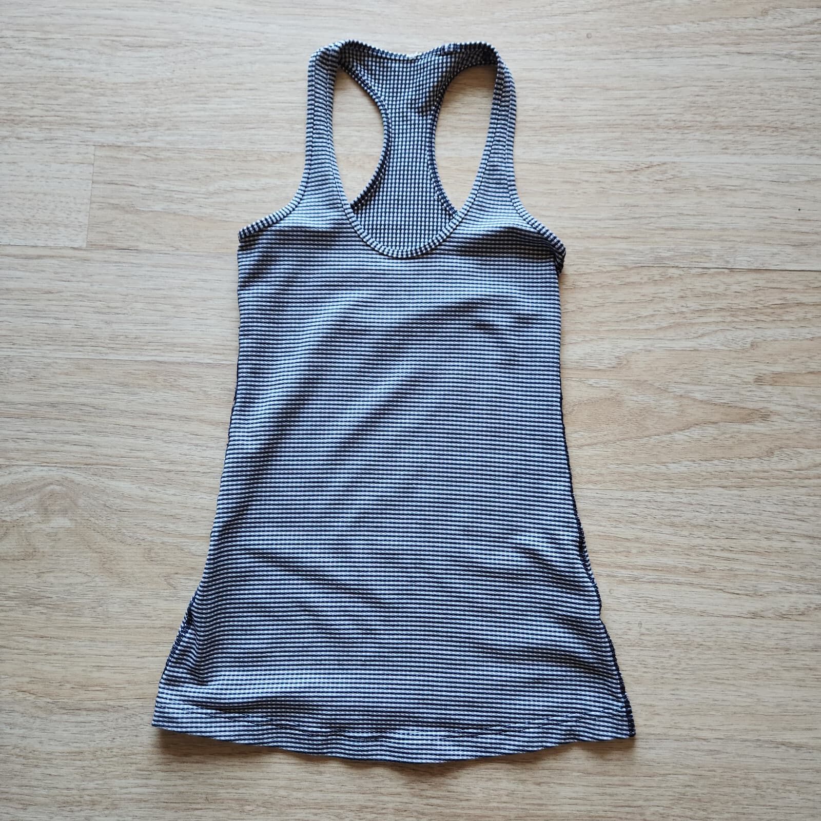 Lululemon Cool Racerback Tank Sweat-Wicking Gingham Luon White Black Sz.2 (24") - Thumbnail 9