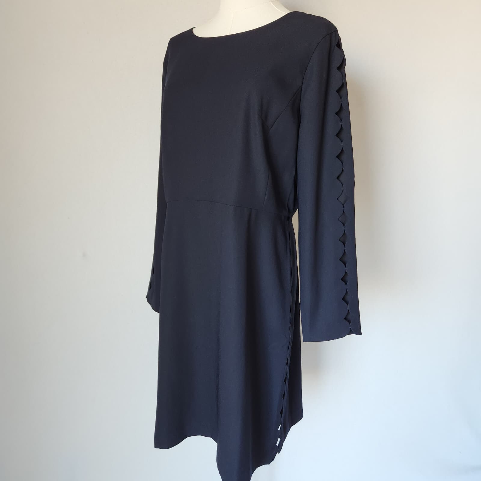NWT Club Monaco $199 Endi Scalloped Sheath Dress Long Sleeve Navy Blue Sz.12 - Thumbnail 5