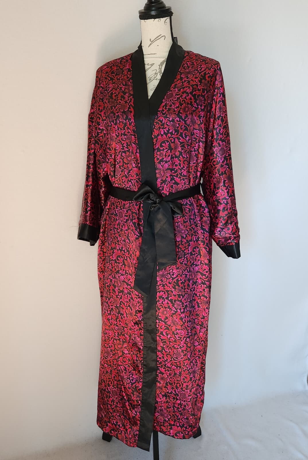 Vintage Valerie Stevens Satin Floral Fleece Lined Kimono Robe Black Pink Sz.M - Thumbnail 2