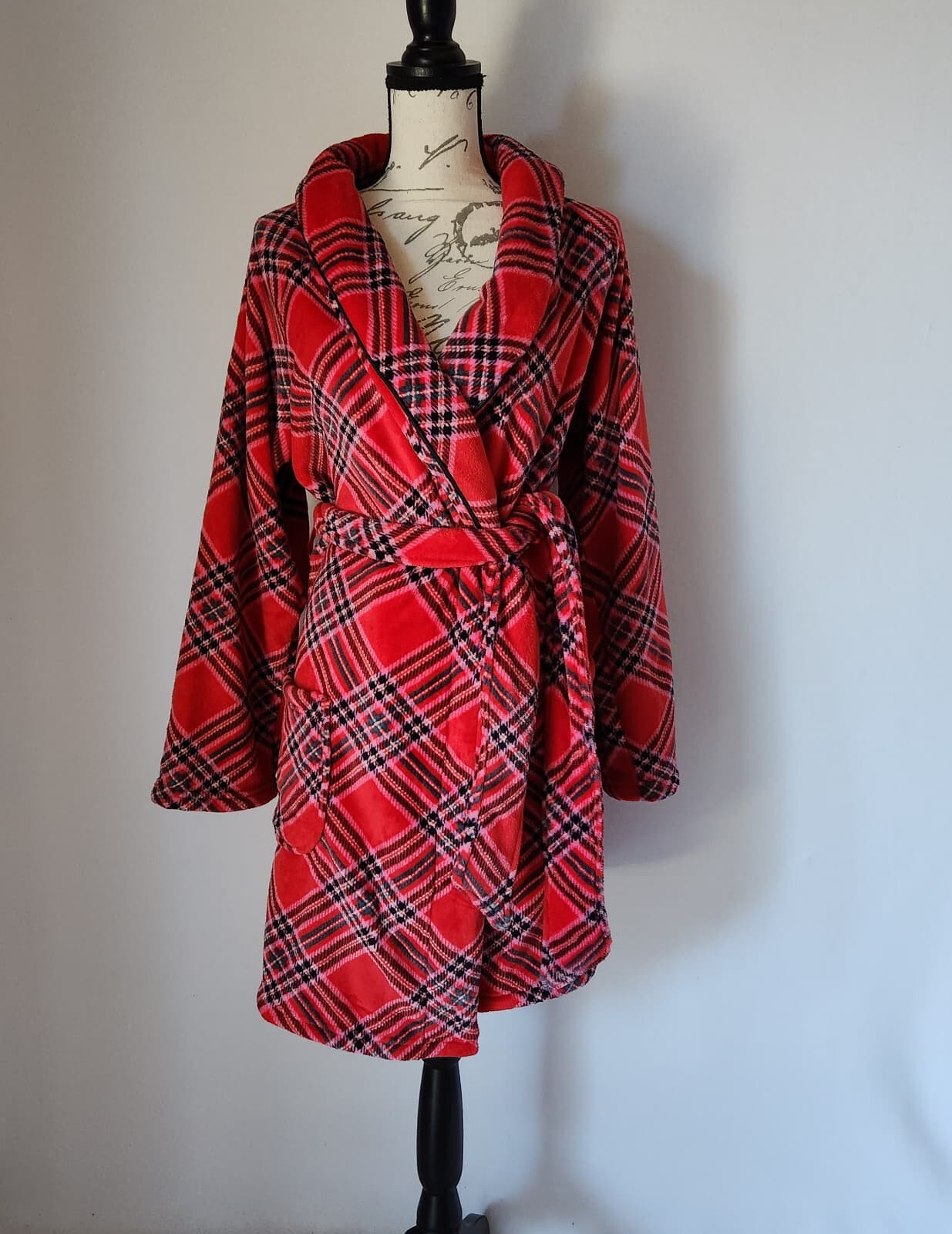 NWT Victoria's Secret Cozy Fleece Plaid Kimono Robe Tie-Waist Red Pink Sz.XS/S - Thumbnail 2