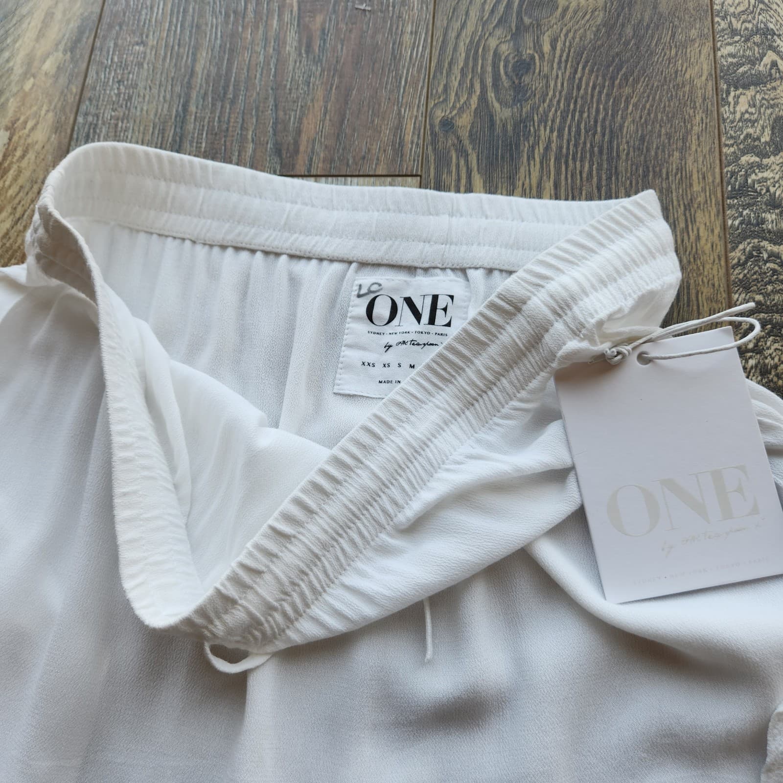 NWT One Teaspoon Vagabond Mini Skirt Elastic Waist Drawstring Viscose White Sz.L - Thumbnail 7