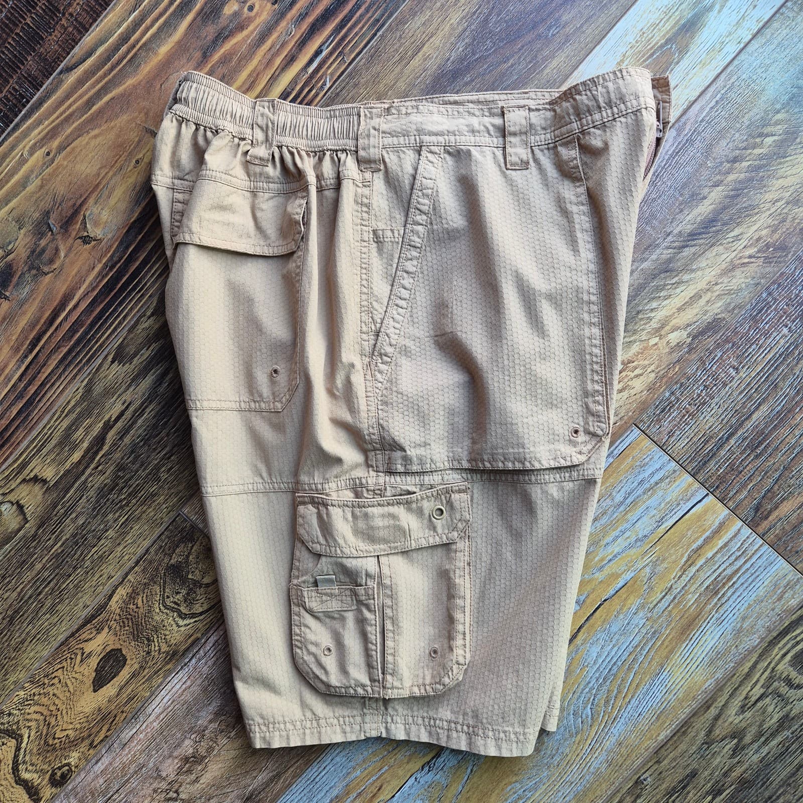 NWoT The Territory Ahead Texture Khaki Utility Cargo Shorts Elastic Women's L/10 - Thumbnail 2