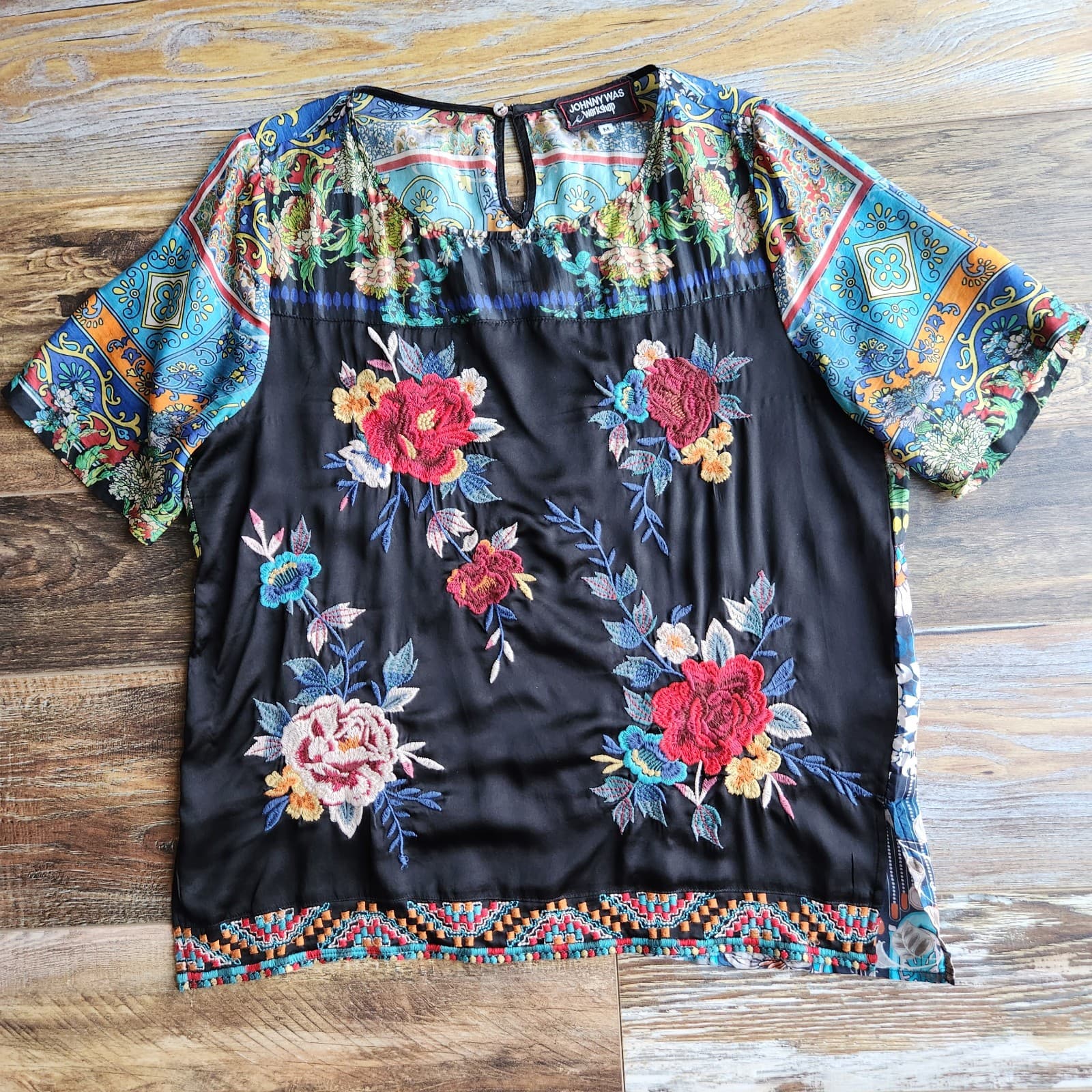 Johnny Was Workshop Silk Floral Embroidered Blouse Short Sleeve Multicolor Sz.M - Thumbnail 4