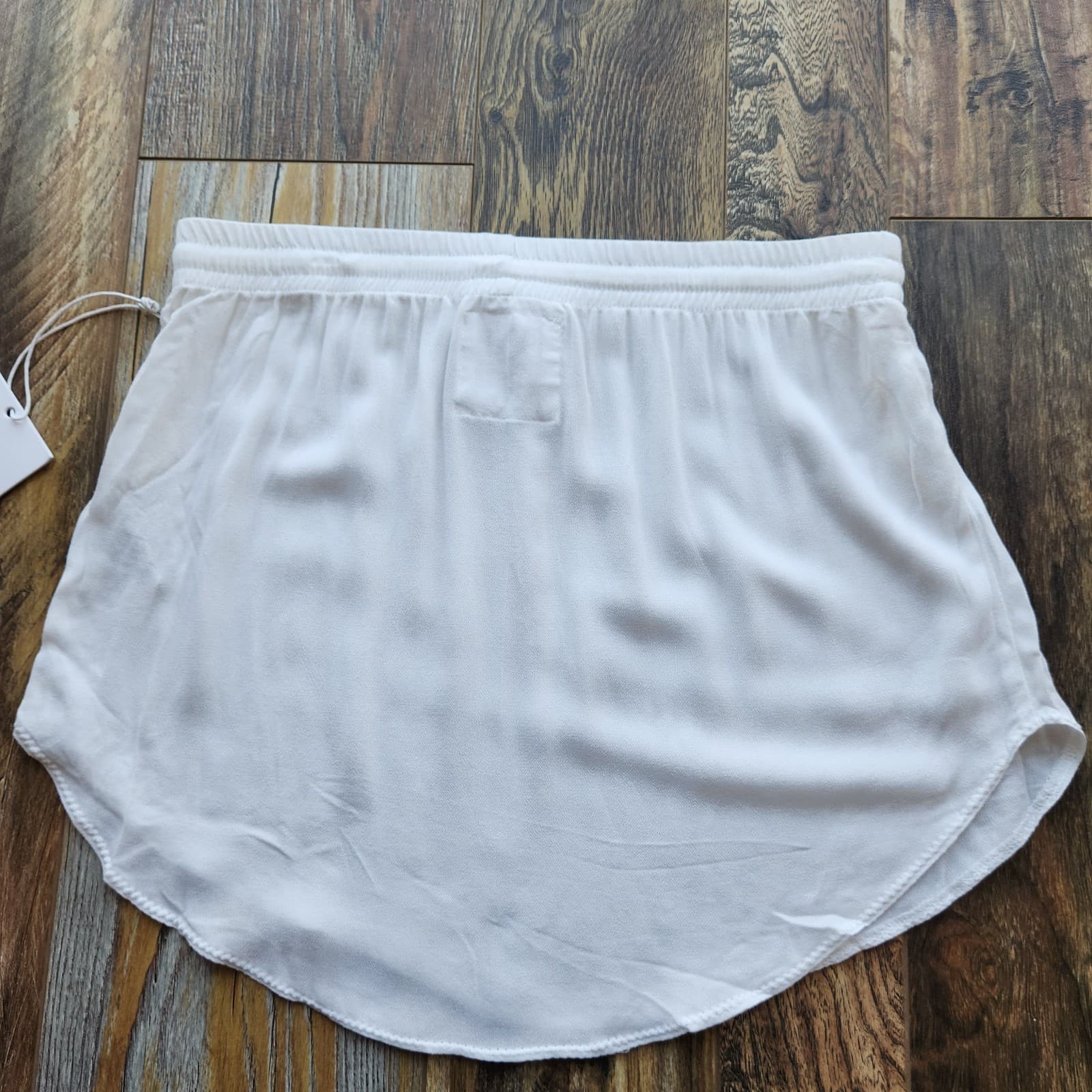 NWT One Teaspoon Vagabond Mini Skirt Elastic Waist Drawstring Viscose White Sz.L - Thumbnail 3