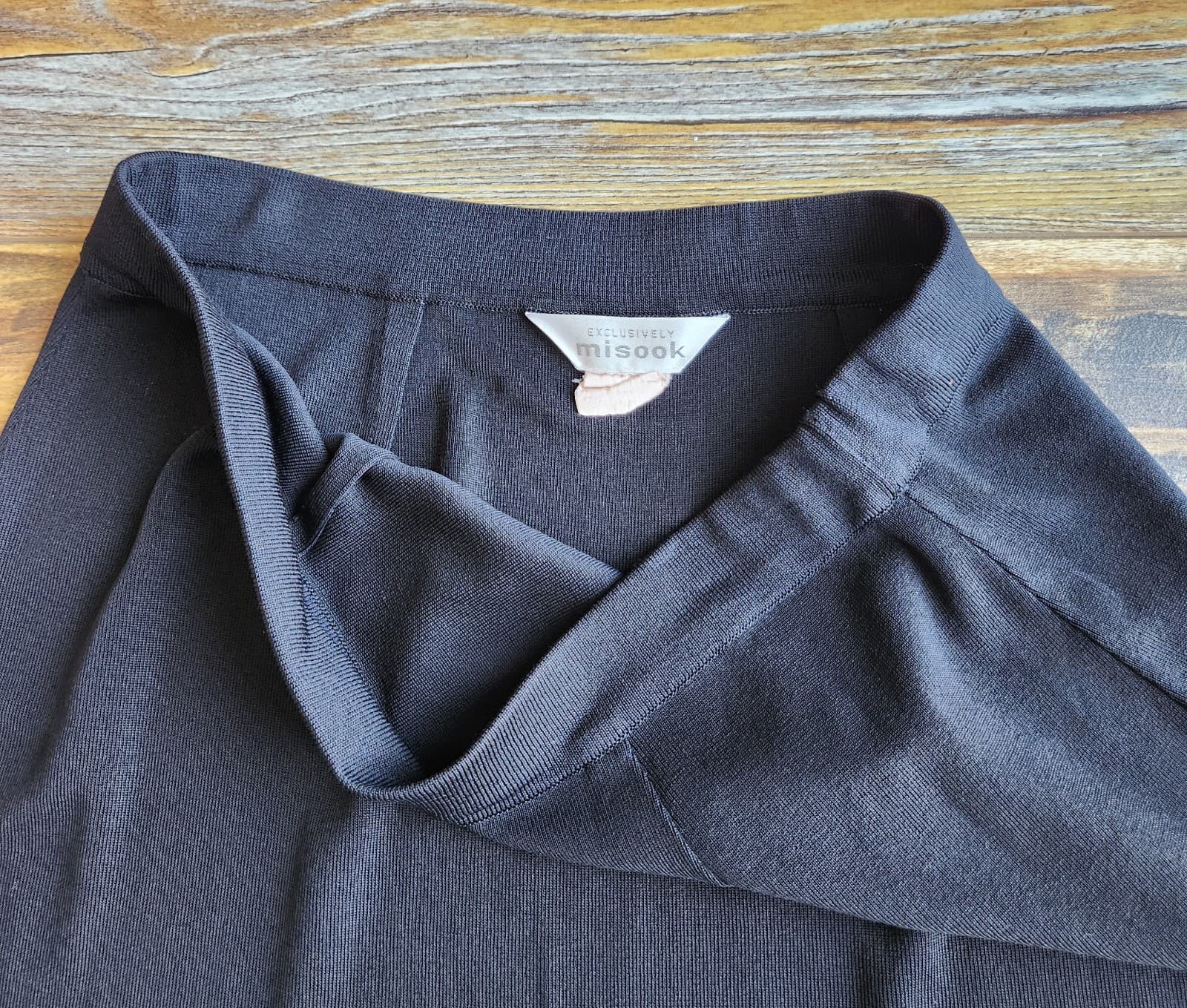 Exclusively Misook Jersey Knit A-Line Skirt Elastic Waist Knee Length Black Sz.M - Thumbnail 5