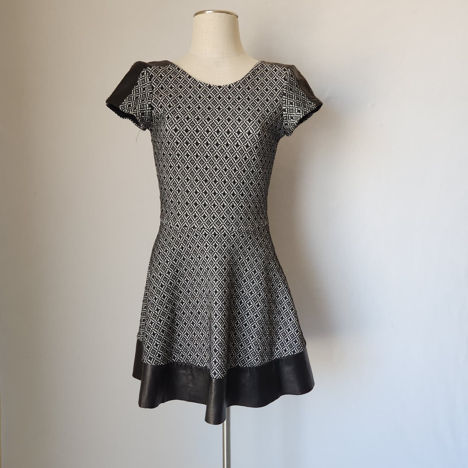 Parker $396 Jacquard Lambskin Leather Trim Skater Dress Geometric Black Sz.L - Thumbnail 2
