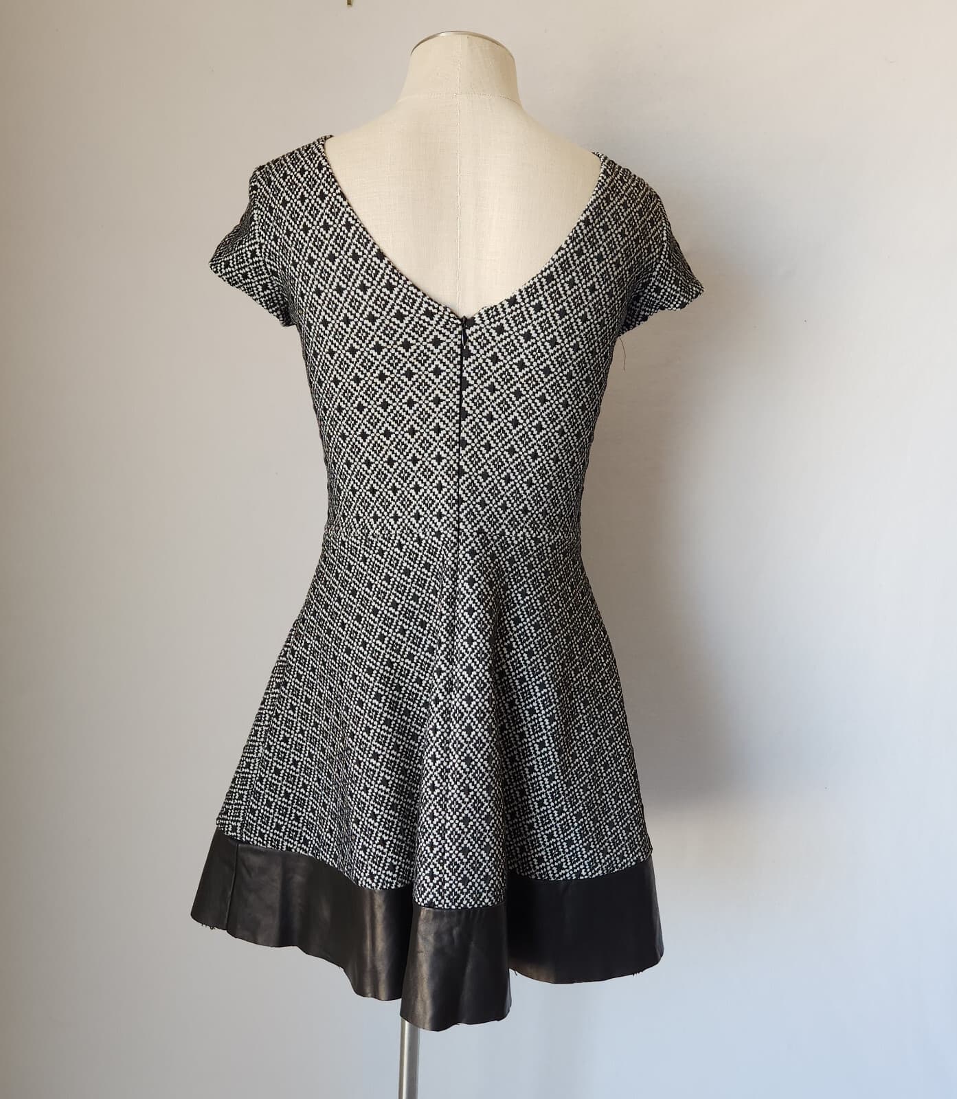 Parker $396 Jacquard Lambskin Leather Trim Skater Dress Geometric Black Sz.L - Thumbnail 4