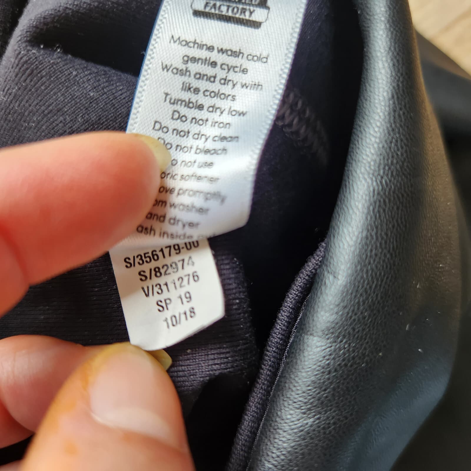 Athleta All Over Gleam Faux Leather Tight Pull-On Pocket Stretch Black Womens XS - Thumbnail 11