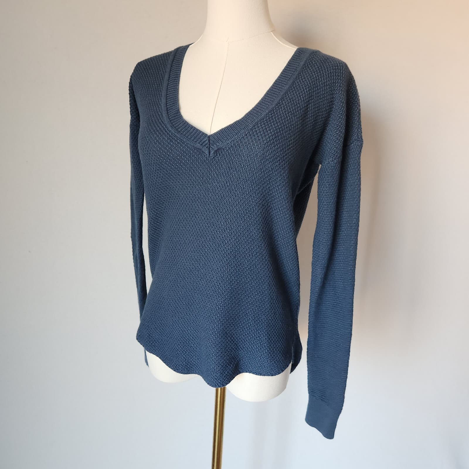 Aritzia Wilfred Galois Silk Cotton Cashmere Waffle Knit V-Neck Sweater Blue XXS