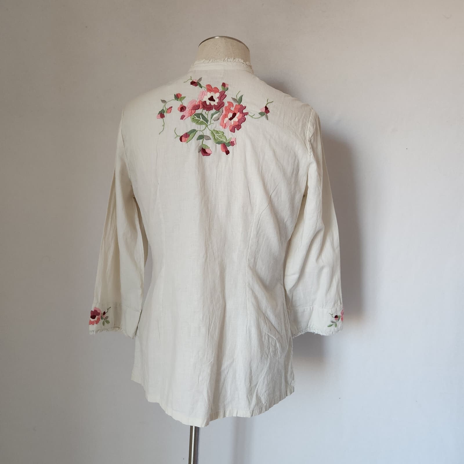 Vintage NWT Lucky Brand Floral Embroidered Henley Top Linen Cotton Cream Sz.L - Thumbnail 7
