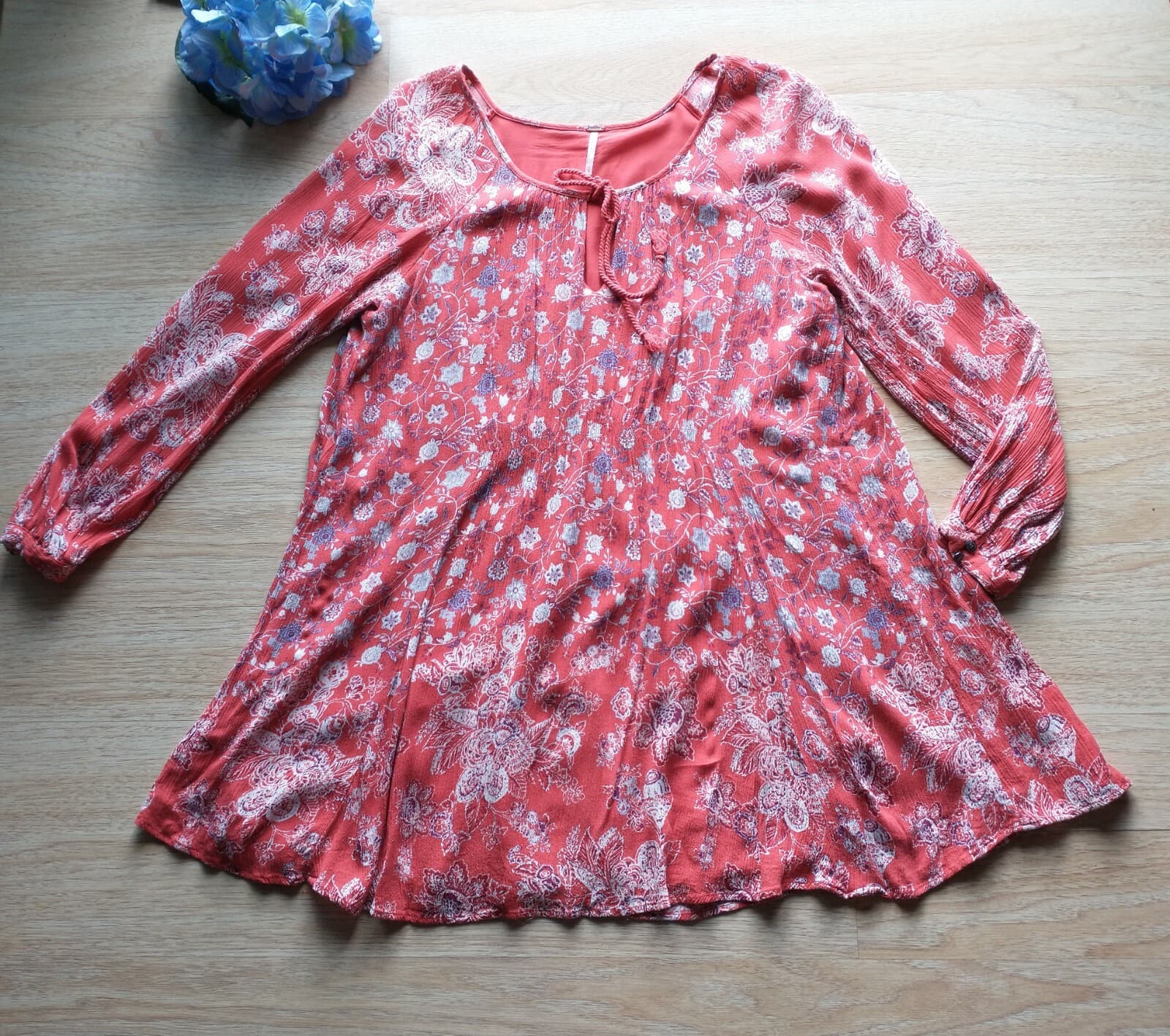 Free People Boho Mini Dress Red Floral Tassel Long Sleeve Lined 100% Rayon Sz.M - Thumbnail 5