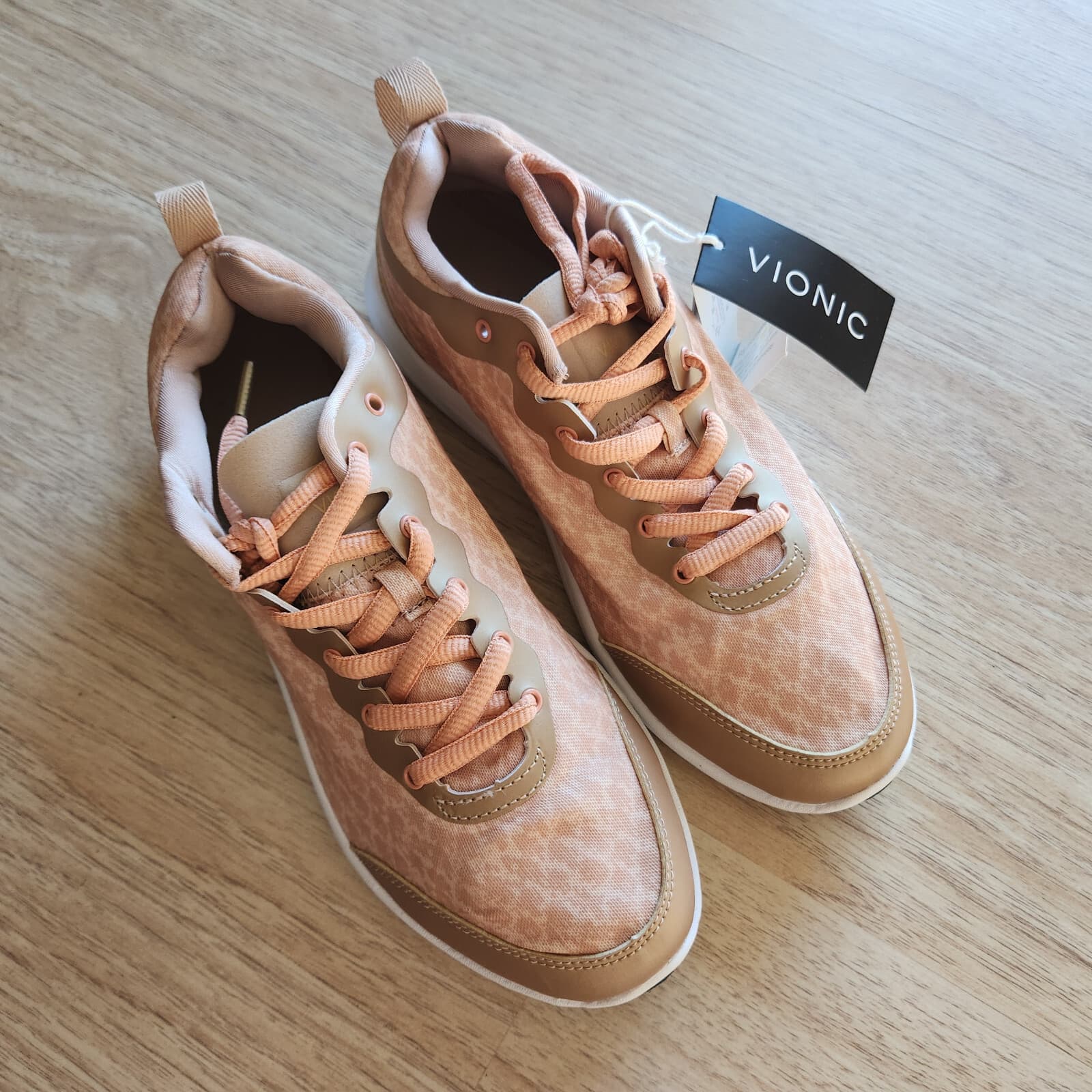 NWoB Vionic Orthaheel Agile Python Walking Sneaker Comfort Lace Bronze US7 Wide - Thumbnail 4