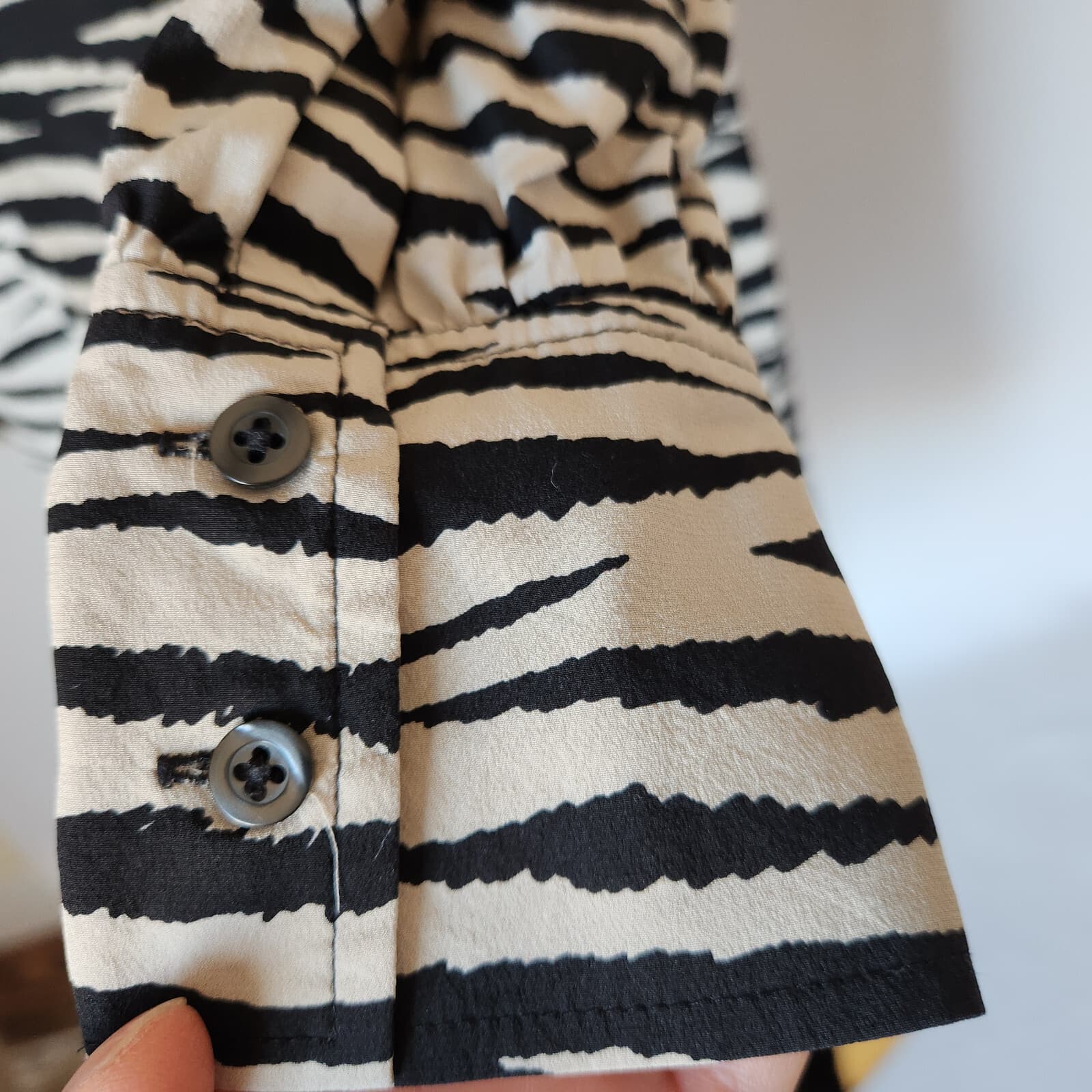 A.L.C Kennedy Animal Print Silk Two-Tone Midi Dress Long Sleeve Black Beige Sz.2 - Thumbnail 12