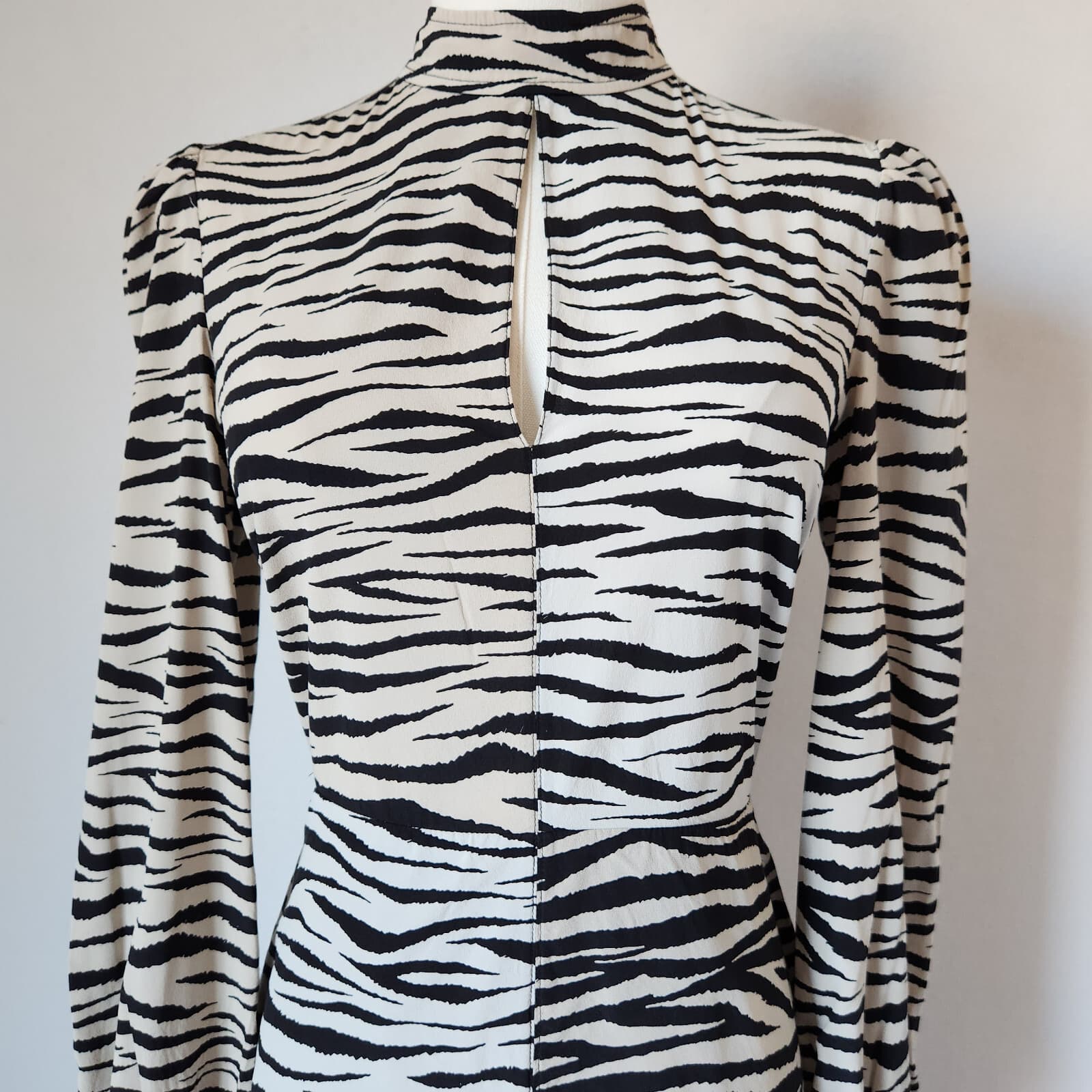 A.L.C Kennedy Animal Print Silk Two-Tone Midi Dress Long Sleeve Black Beige Sz.2 - Thumbnail 8