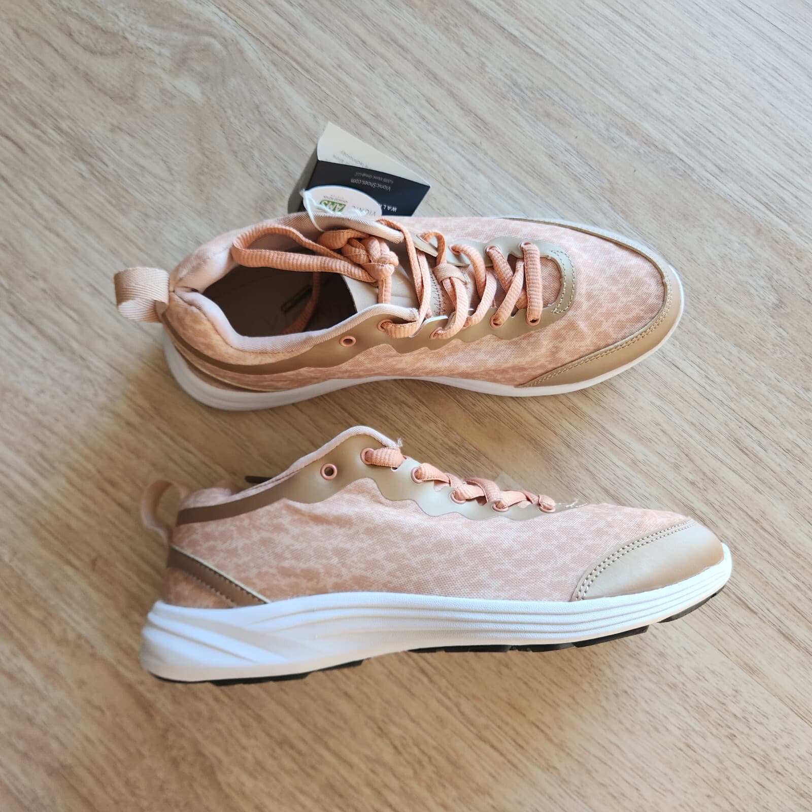 NWoB Vionic Orthaheel Agile Python Walking Sneaker Comfort Lace Bronze US7 Wide - Thumbnail 2