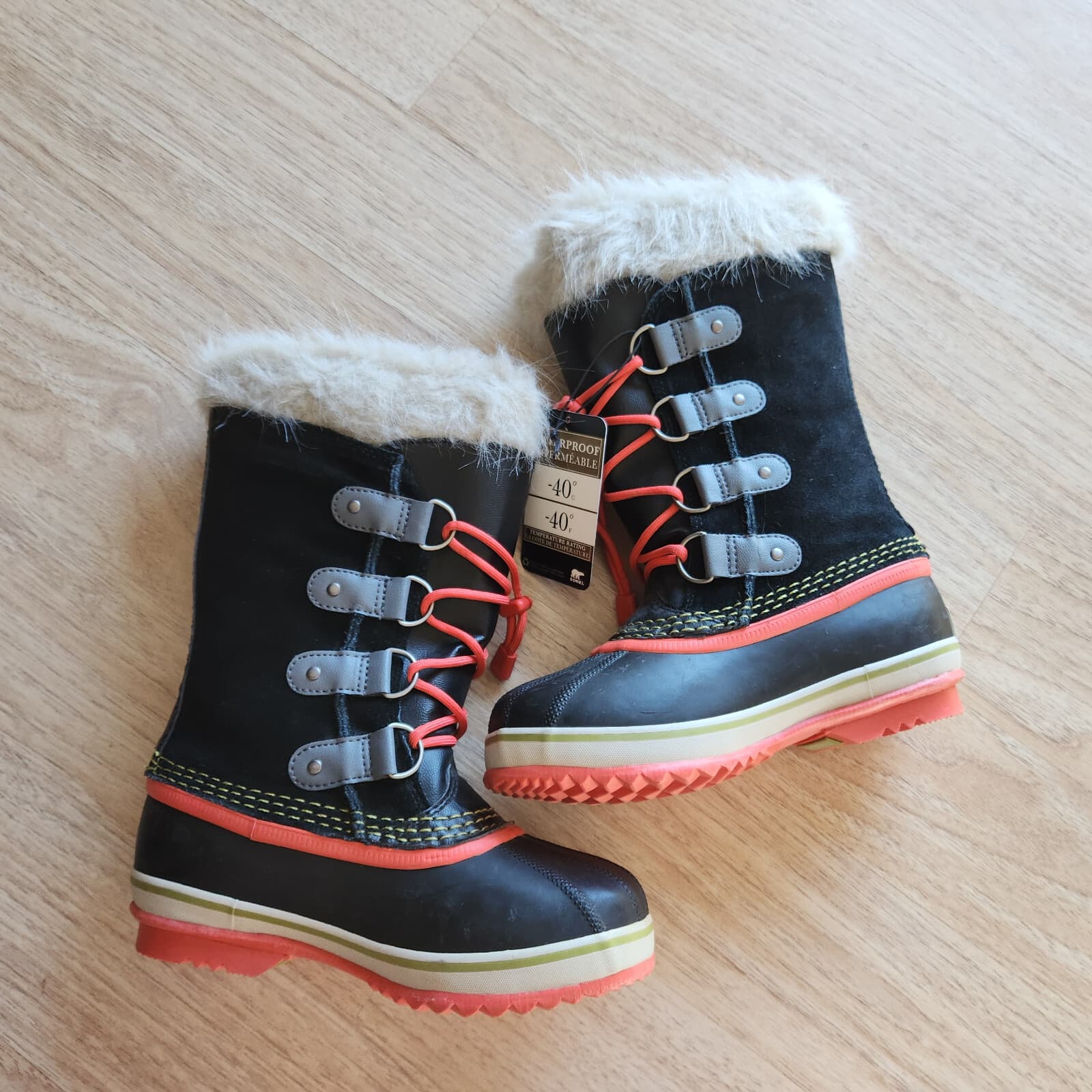 NWoB Sorel Joan of Arctic Suede Waterproof -40 Winter Boots Black Youth US2 - Thumbnail 6