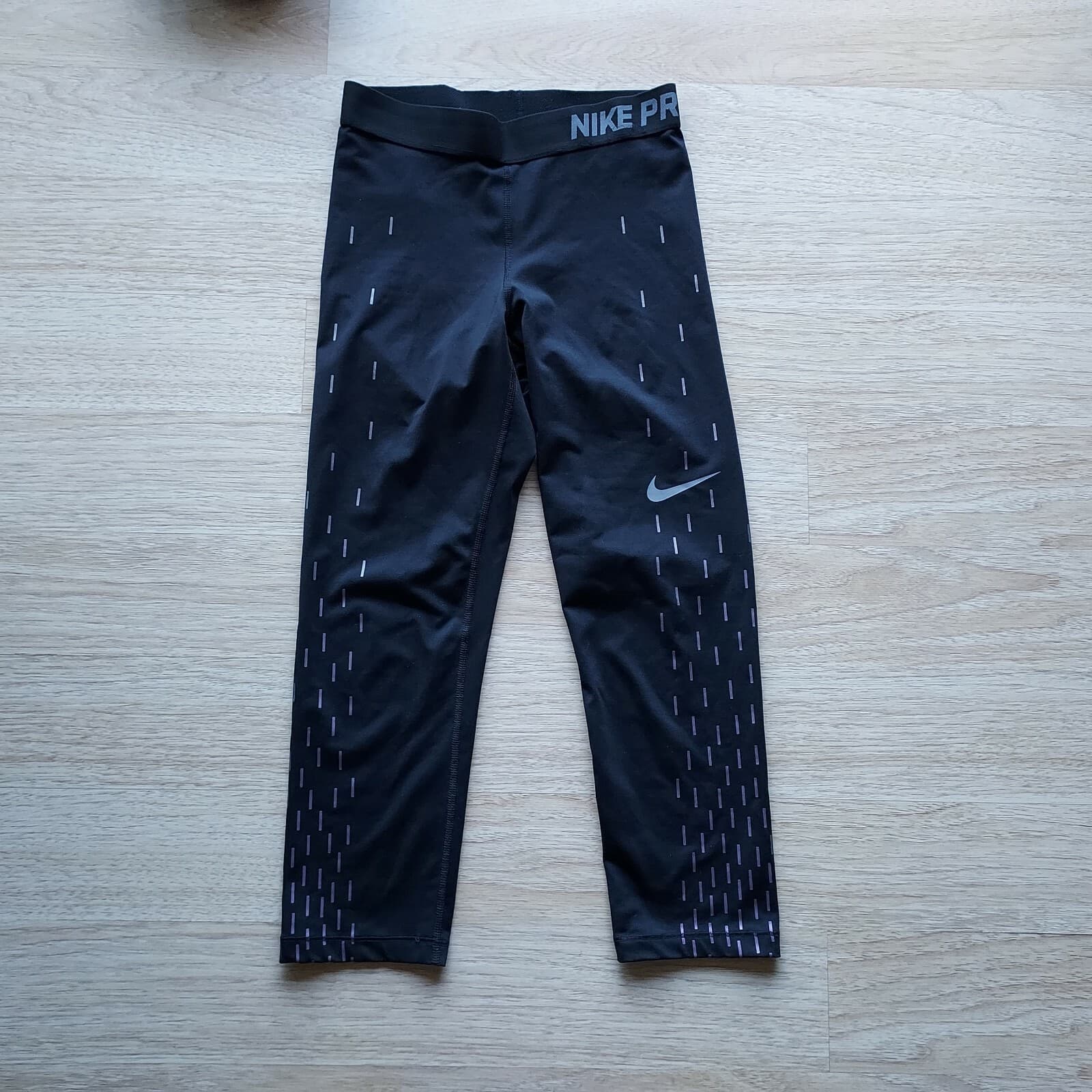 Nike Pro Dri-Fit Cropped Tights Activewear Yoga Pants Graphic Black Women Sz.S - Thumbnail 2