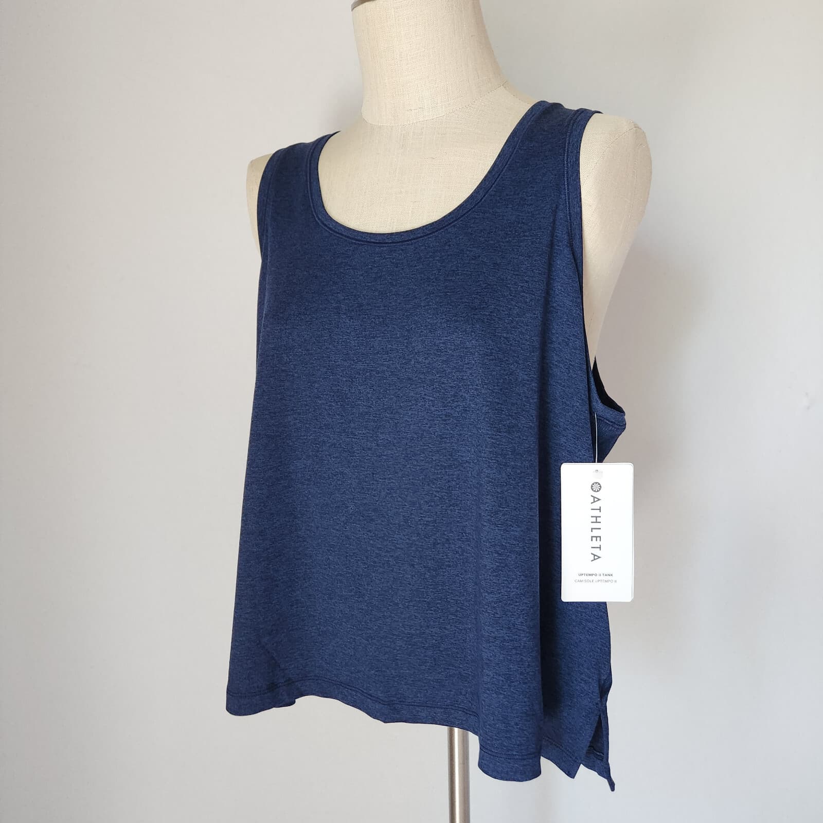 NWT Athleta $55 Uptempo II Tank Top Semi-Fitted Scoop Neck Blue Women's 1X - Thumbnail 3