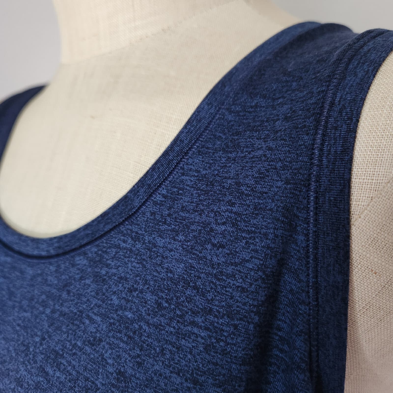 NWT Athleta $55 Uptempo II Tank Top Semi-Fitted Scoop Neck Blue Women's 1X - Thumbnail 4