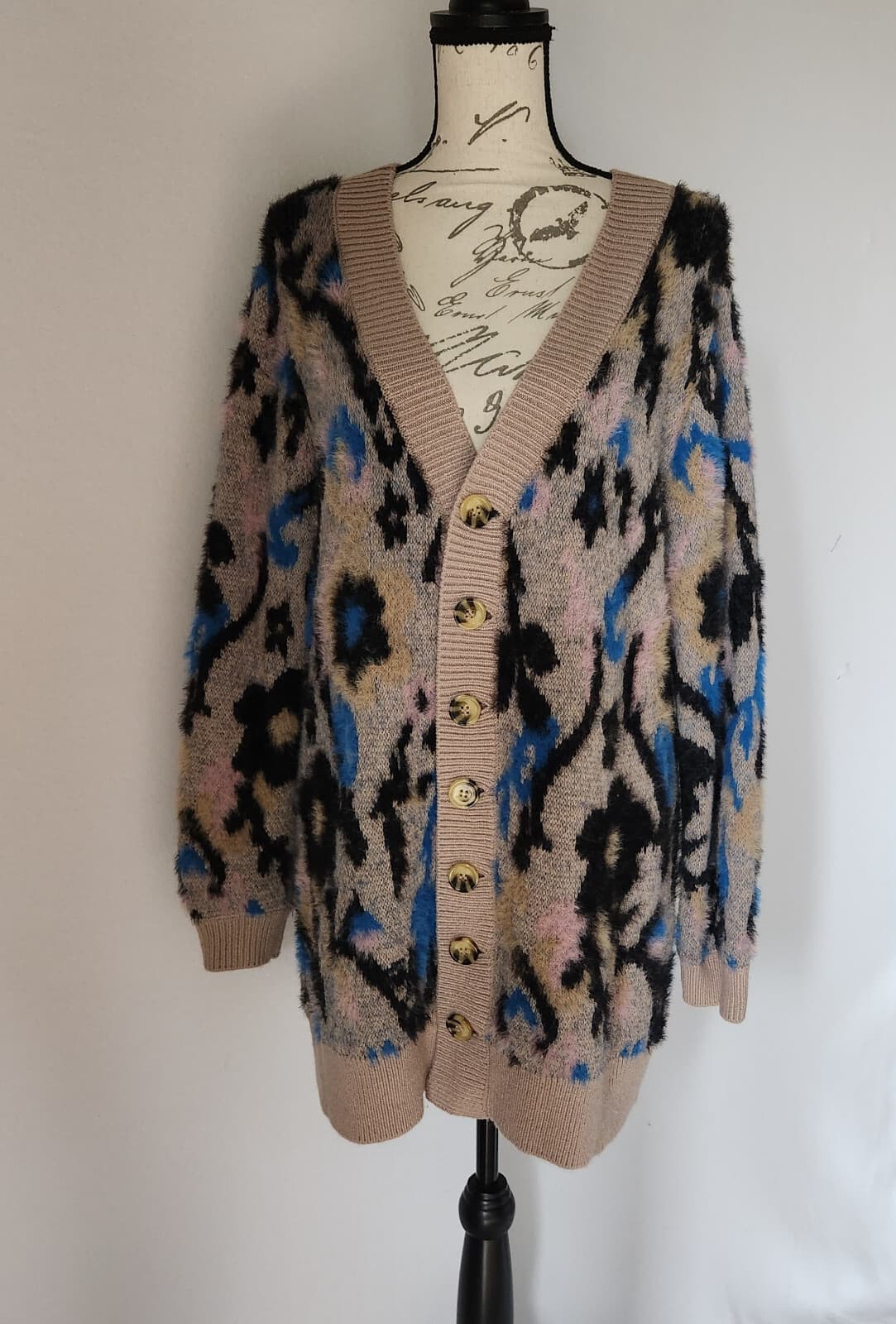 Modcloth A Fuzzing Feeling Oversized Cardigan V-Neck Button Floral Blue Tan Sz.L - Thumbnail 4