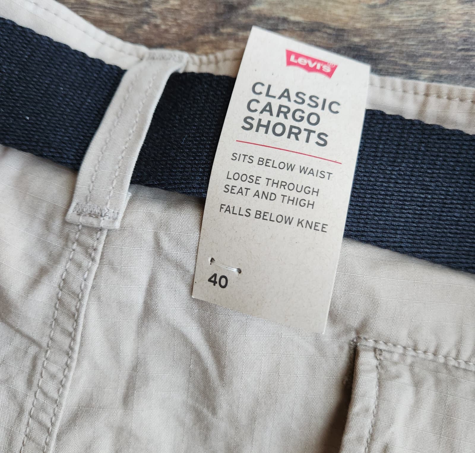 NWT Levi's Classic Cargo 13" Belted Shorts Zip Pocket Cotton Beige Men's 40 - Thumbnail 7