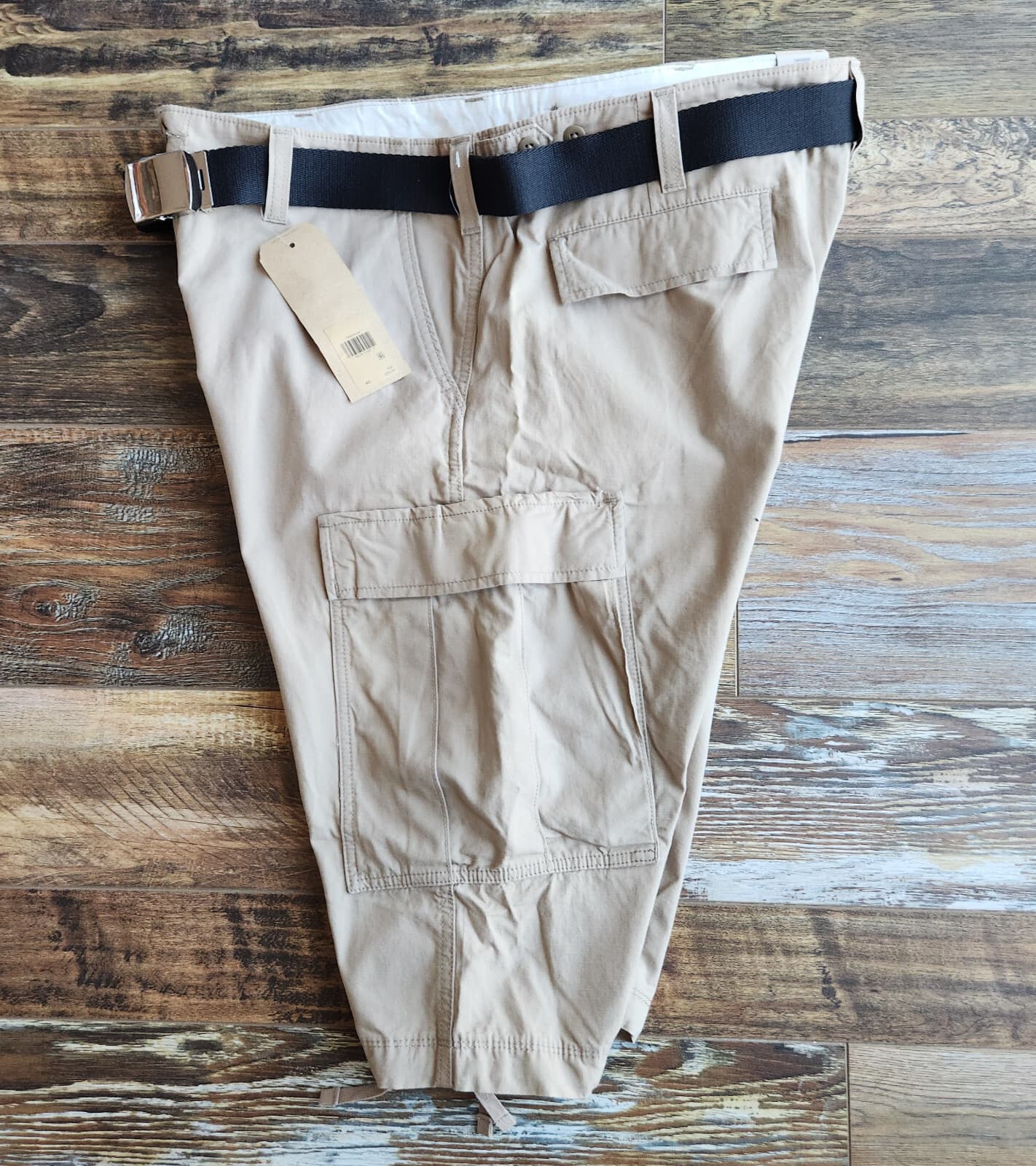 NWT Levi's Classic Cargo 13" Belted Shorts Zip Pocket Cotton Beige Men's 40 - Thumbnail 3