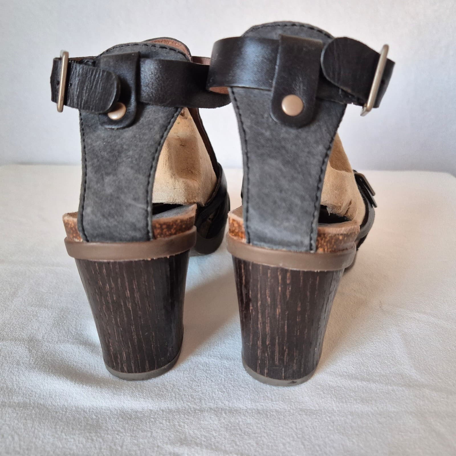 Dansko Dominique T-strap 3" Block Heel Sandals Cork Midsole Black Leather EU39 - Thumbnail 5