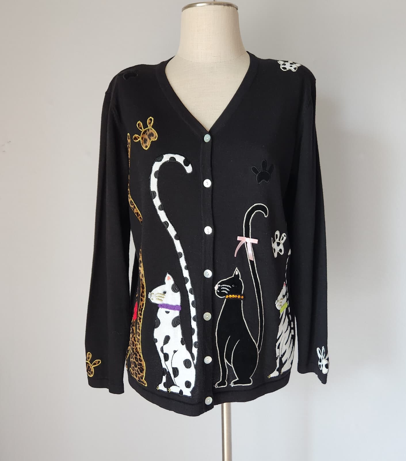 EUC Vintage Berek Cats Embroidered Ramie Blend Cardigan Button Black Women's L - Thumbnail 2