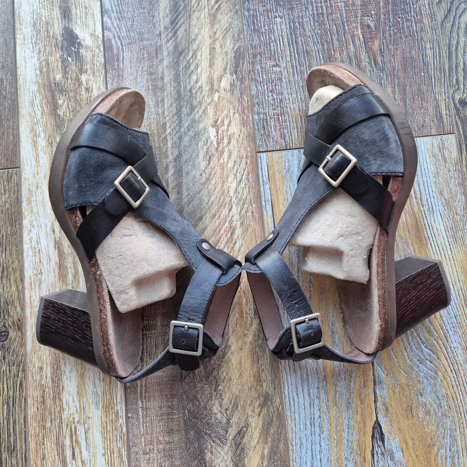 Dansko Dominique T-strap 3" Block Heel Sandals Cork Midsole Black Leather EU39 - Thumbnail 7