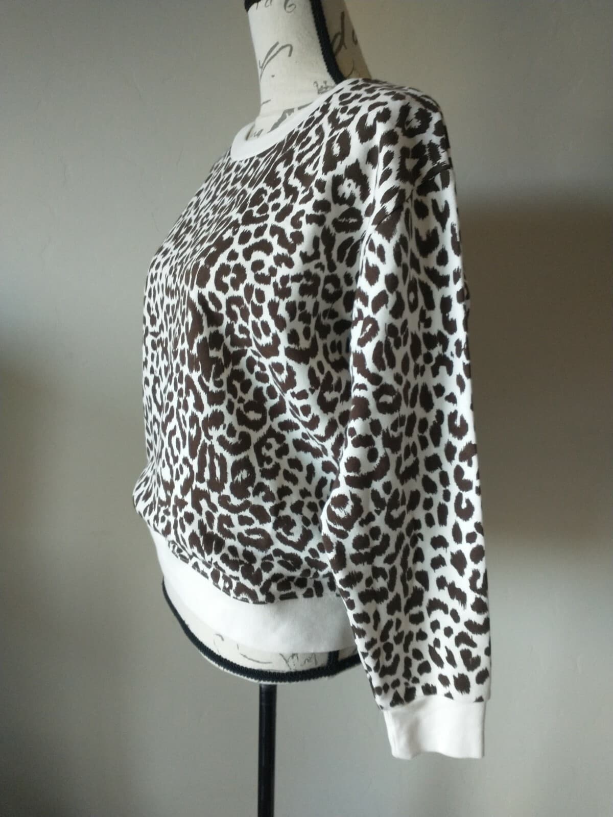 NWoT J.Crew Vintage Fleece Leopard Pullover Sweater Crew Neck Cream Brown Sz.M - Thumbnail 5