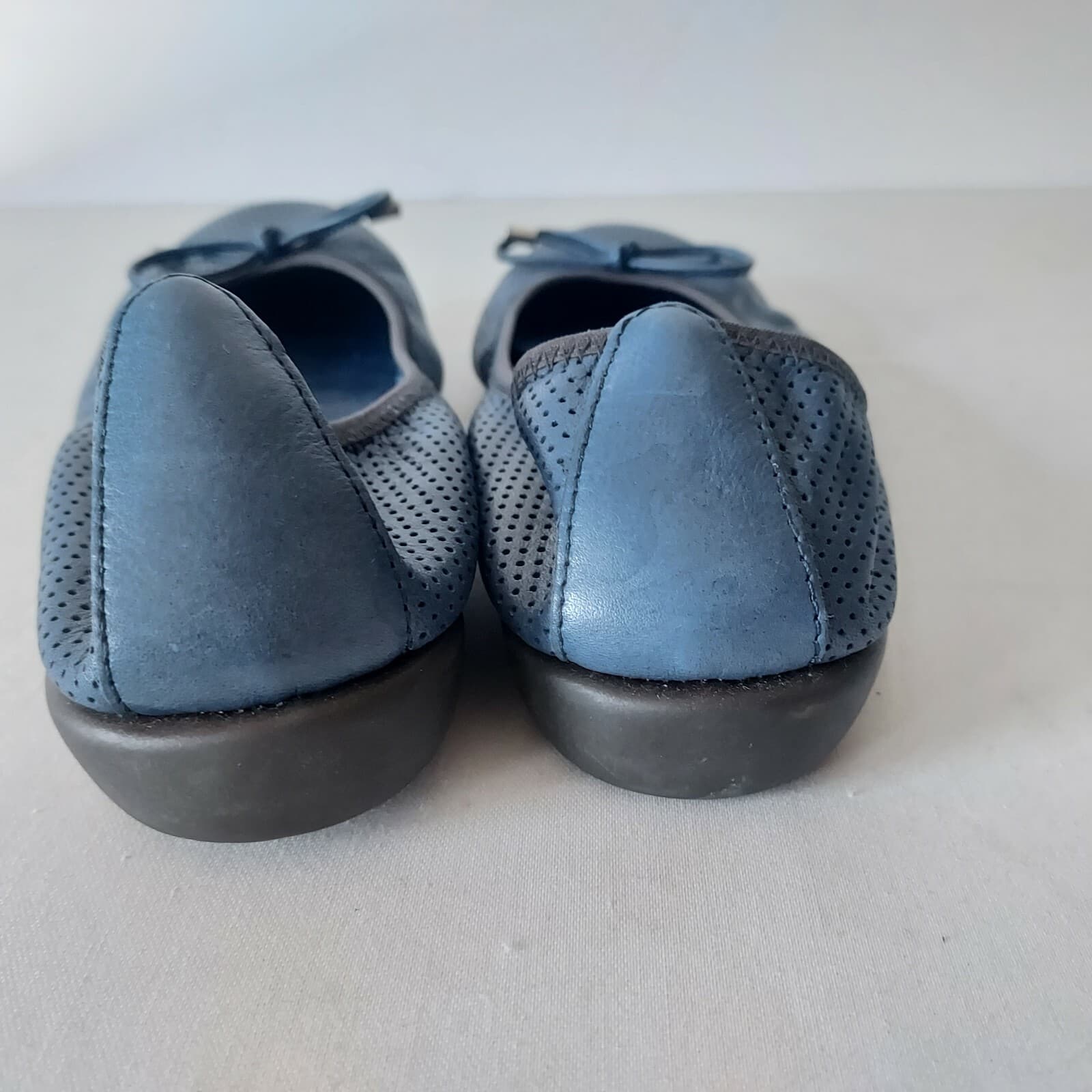 The FLEXX Leather Perforated Ballet Flat Slide On Bow Blue Women US8 EU39 - Thumbnail 9
