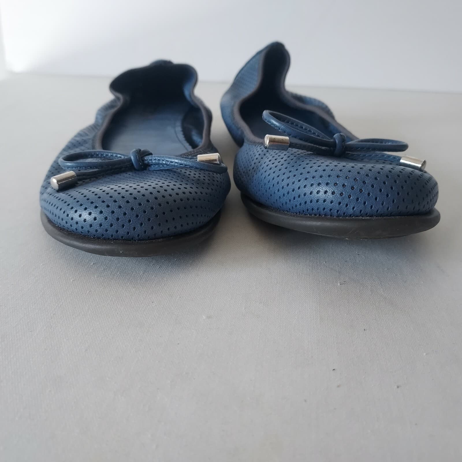 The FLEXX Leather Perforated Ballet Flat Slide On Bow Blue Women US8 EU39 - Thumbnail 8