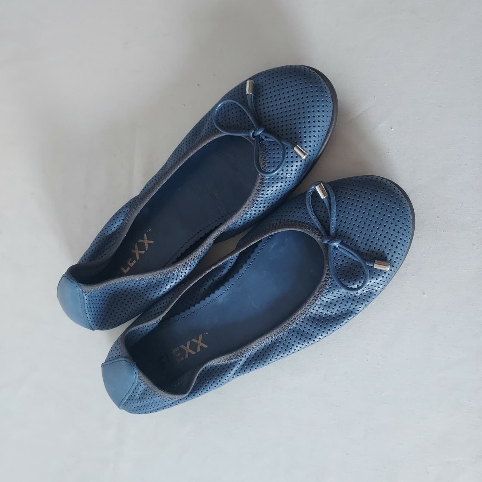 The FLEXX Leather Perforated Ballet Flat Slide On Bow Blue Women US8 EU39 - Thumbnail 2