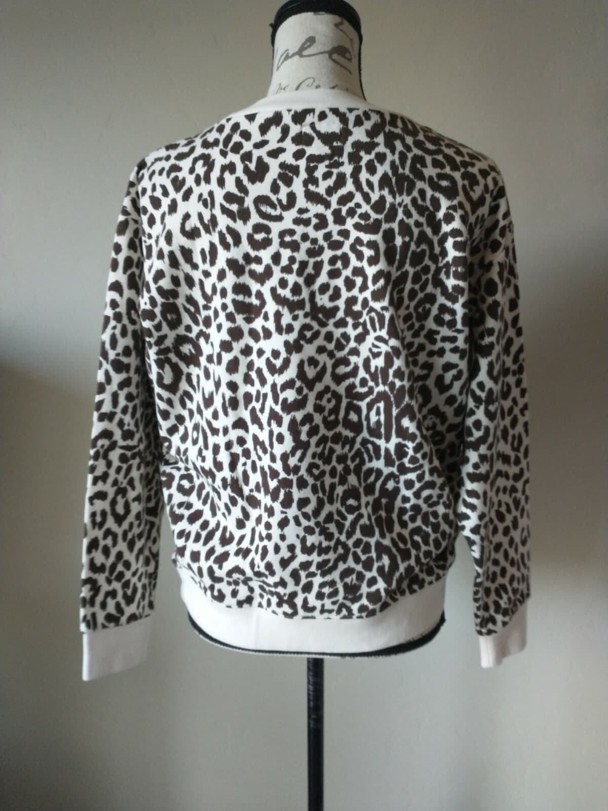 NWoT J.Crew Vintage Fleece Leopard Pullover Sweater Crew Neck Cream Brown Sz.M - Thumbnail 6