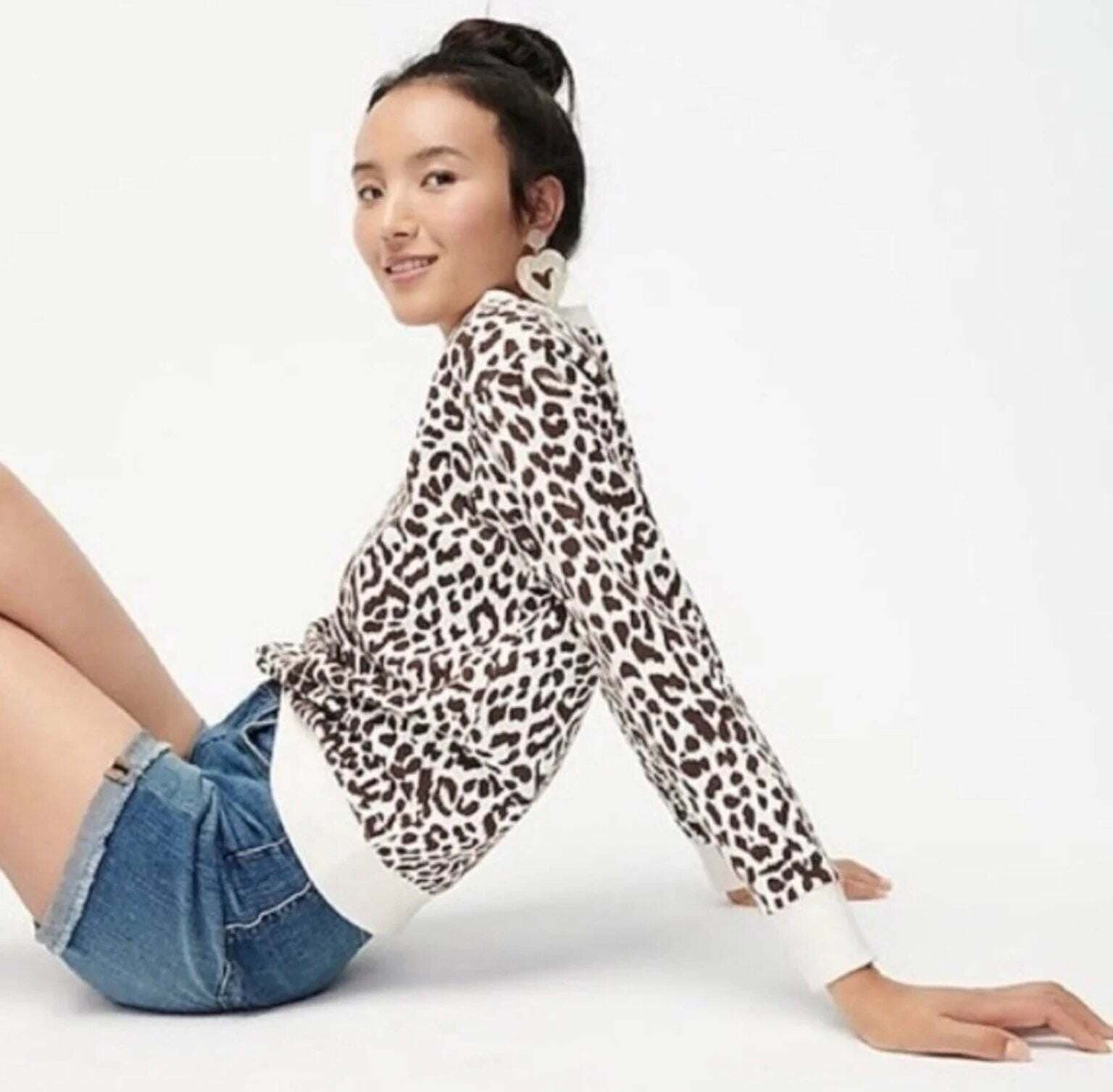 NWoT J.Crew Vintage Fleece Leopard Pullover Sweater Crew Neck Cream Brown Sz.M - Thumbnail 3