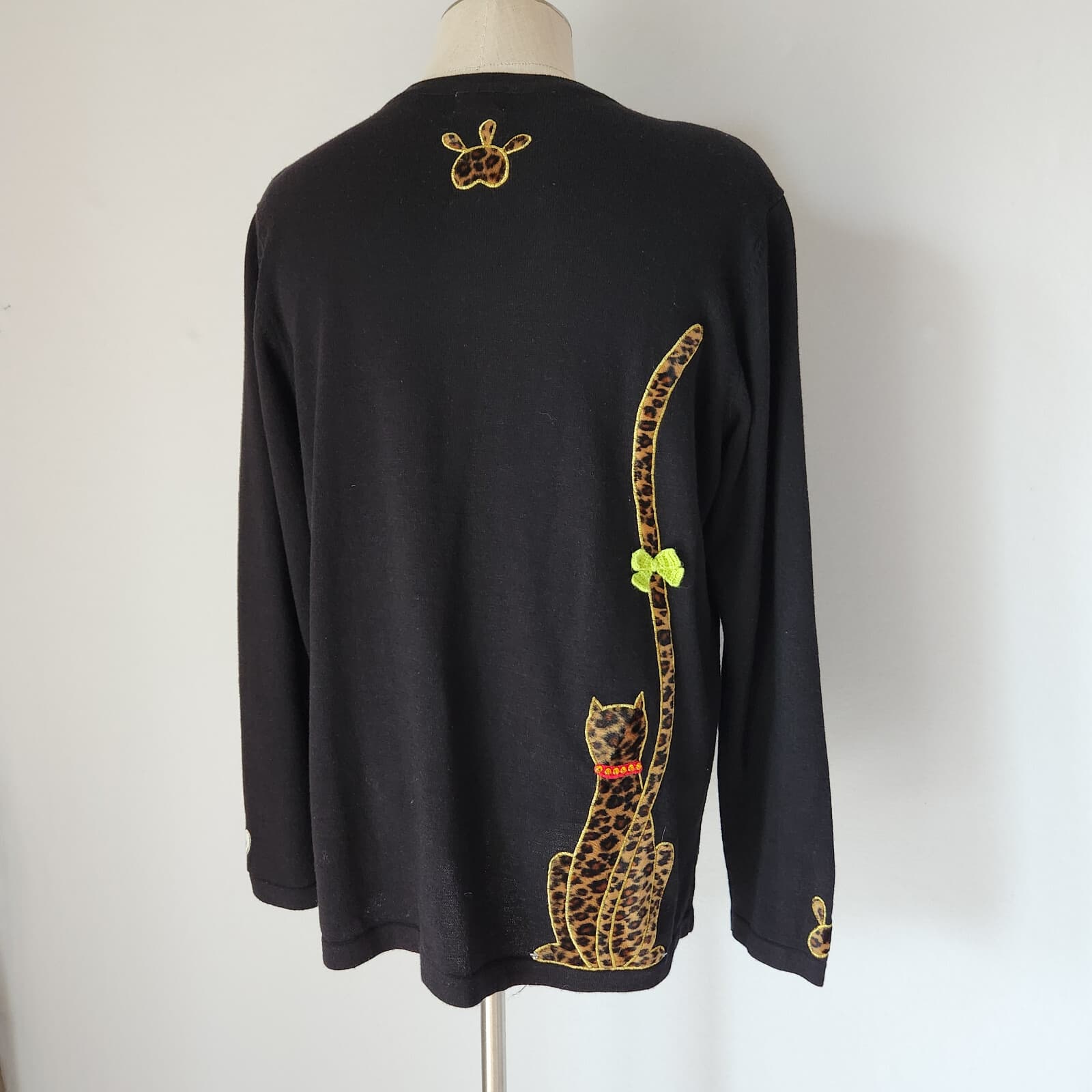 EUC Vintage Berek Cats Embroidered Ramie Blend Cardigan Button Black Women's L - Thumbnail 4