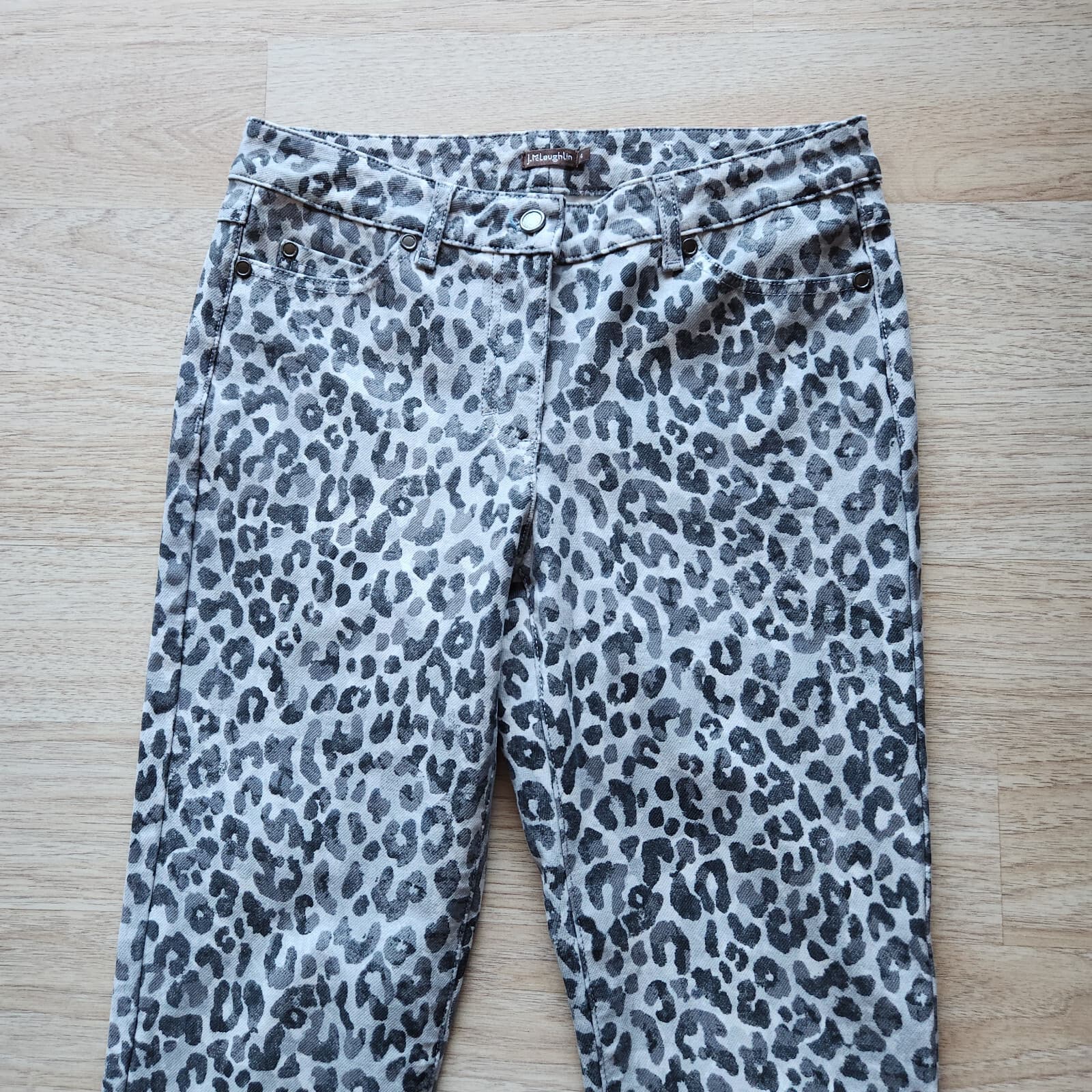J. Mclaughlin Lexi Jeans Petit Watercolor Cheetah Skinny Stretch Light Grey Sz.4 - Thumbnail 3
