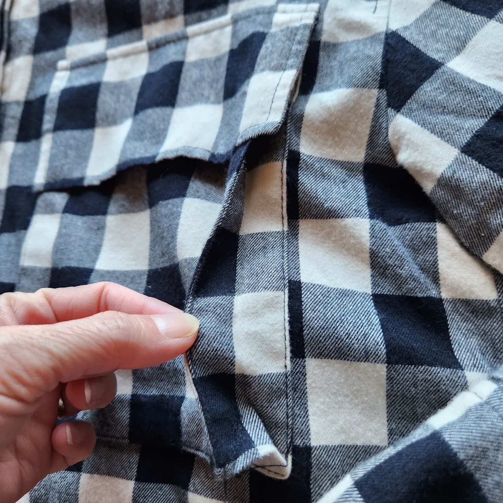 EUC ZARA Buffalo Plaid Oversize Shirt Button Long Sleeve Cotton Black Cream Sz.S - Thumbnail 8
