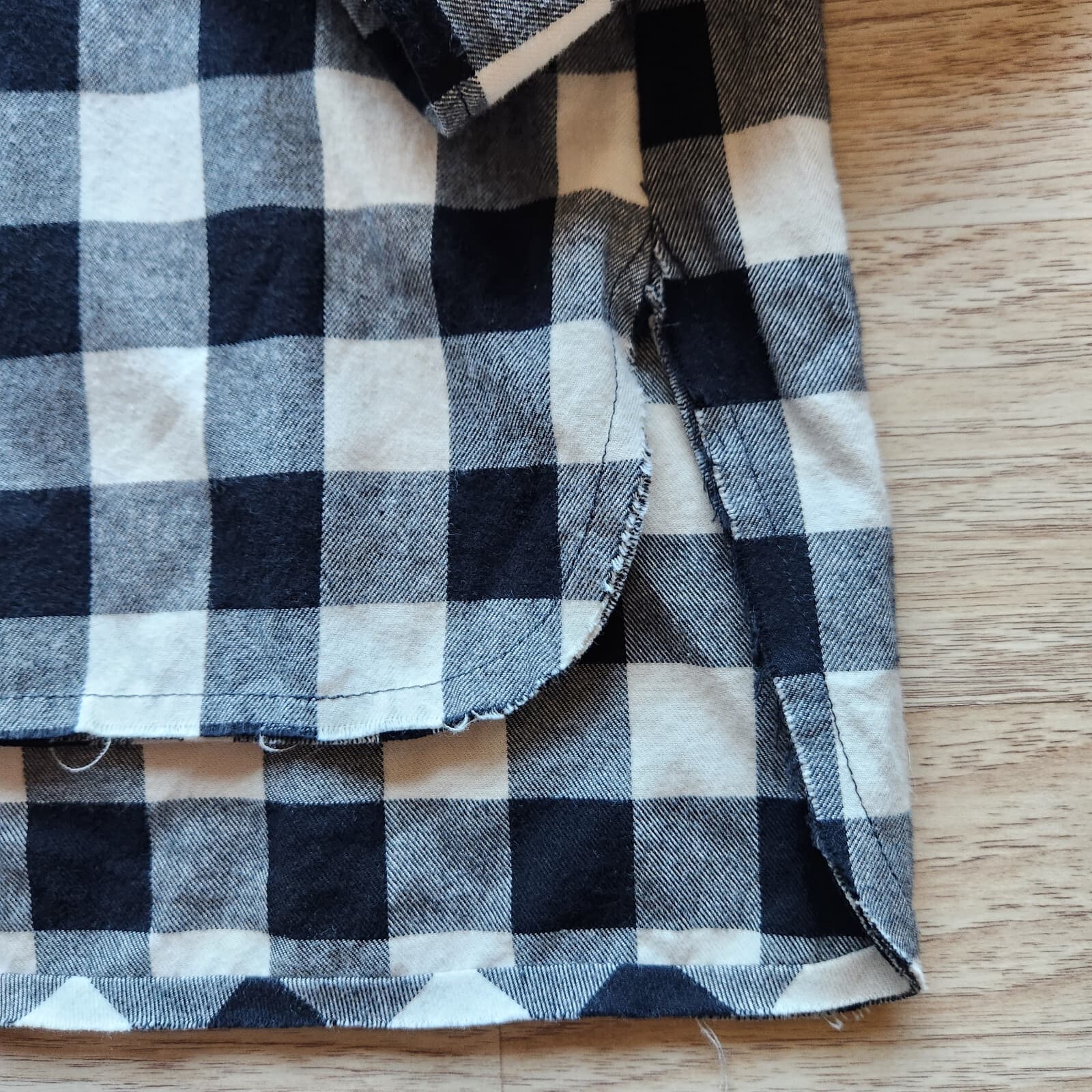 EUC ZARA Buffalo Plaid Oversize Shirt Button Long Sleeve Cotton Black Cream Sz.S - Thumbnail 6