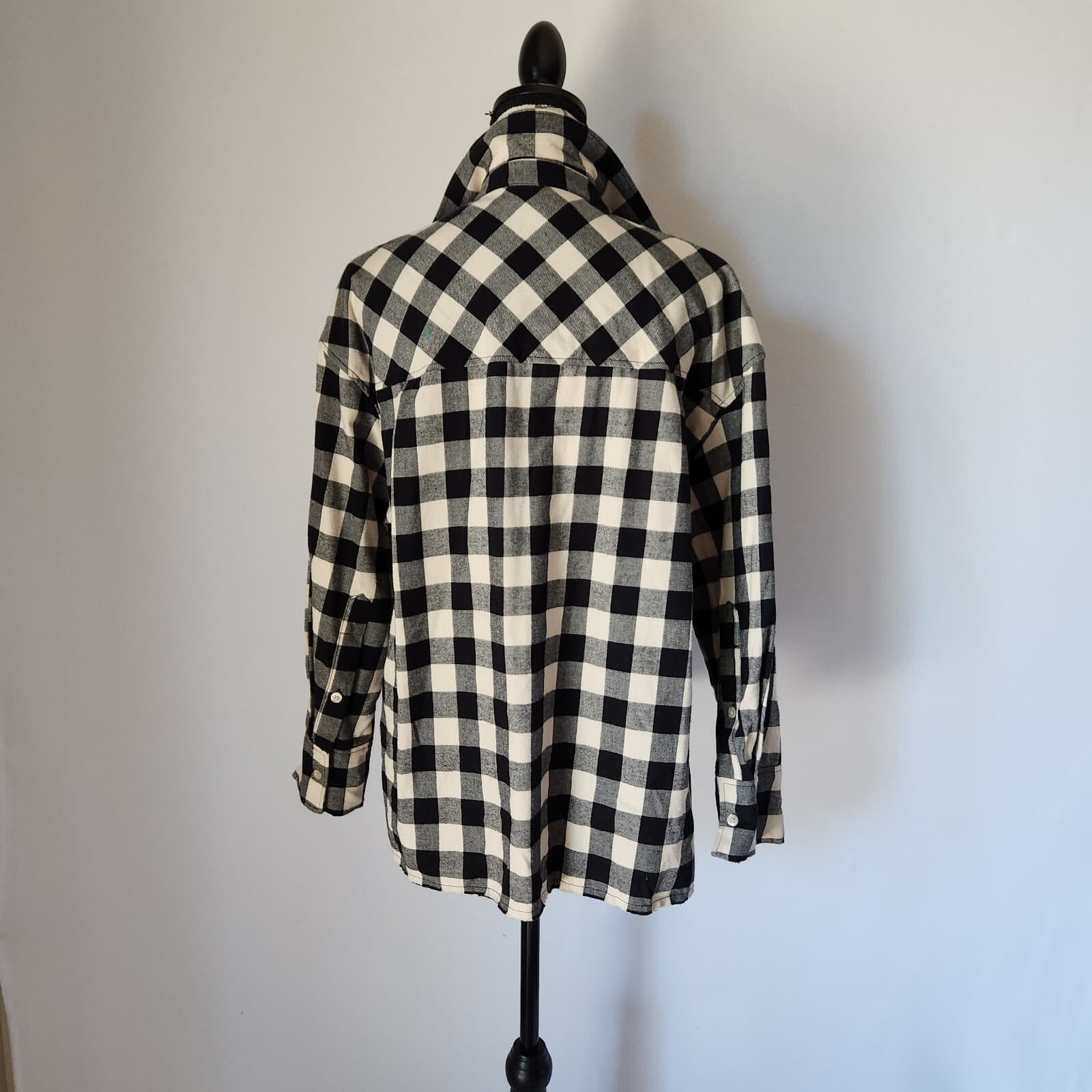 EUC ZARA Buffalo Plaid Oversize Shirt Button Long Sleeve Cotton Black Cream Sz.S - Thumbnail 4
