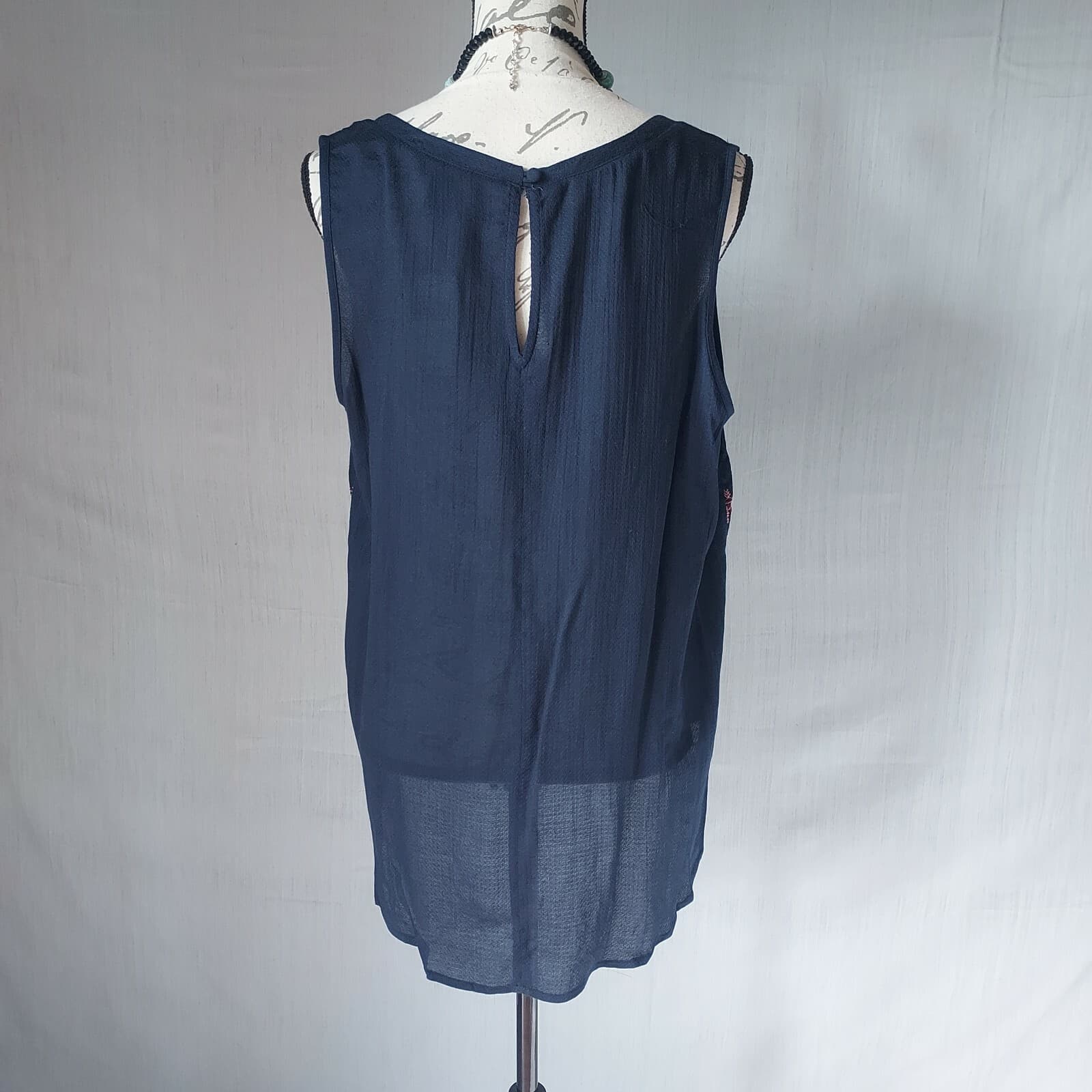 NWT Lucky Brand Floral Embroidered Tunic Top Sleeveless Navy Blue Women Sz.L $60 - Thumbnail 5