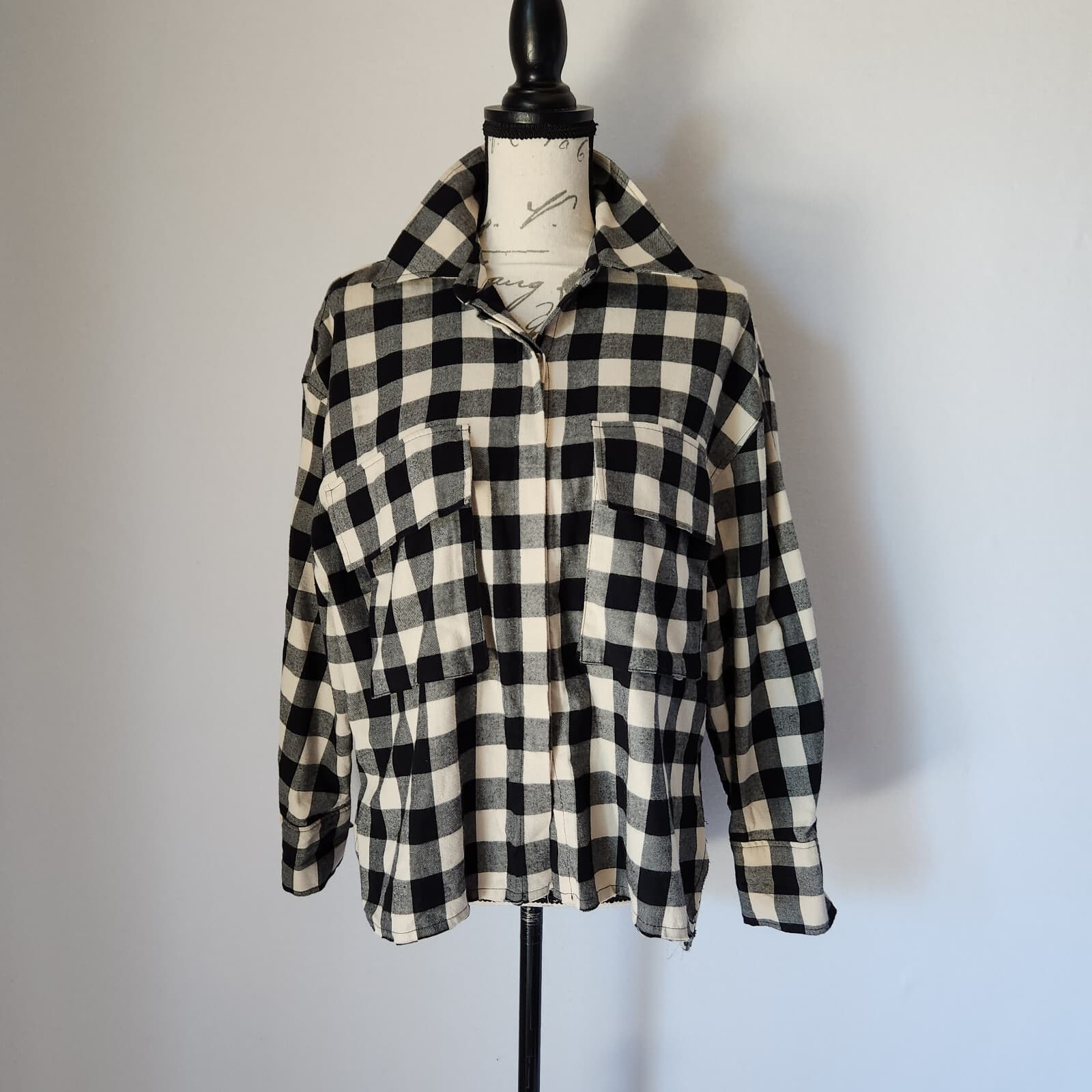 EUC ZARA Buffalo Plaid Oversize Shirt Button Long Sleeve Cotton Black Cream Sz.S - Thumbnail 2