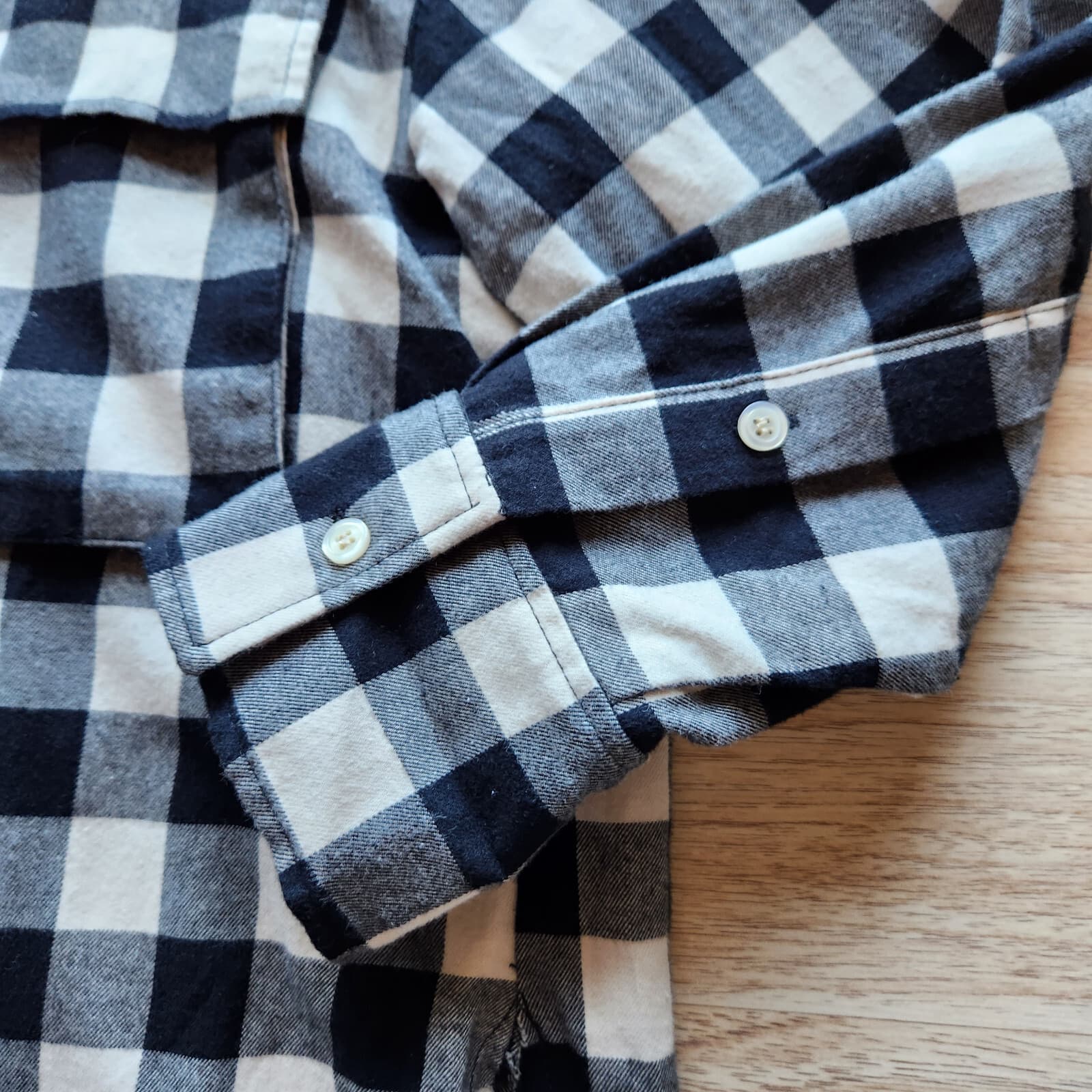 EUC ZARA Buffalo Plaid Oversize Shirt Button Long Sleeve Cotton Black Cream Sz.S - Thumbnail 7