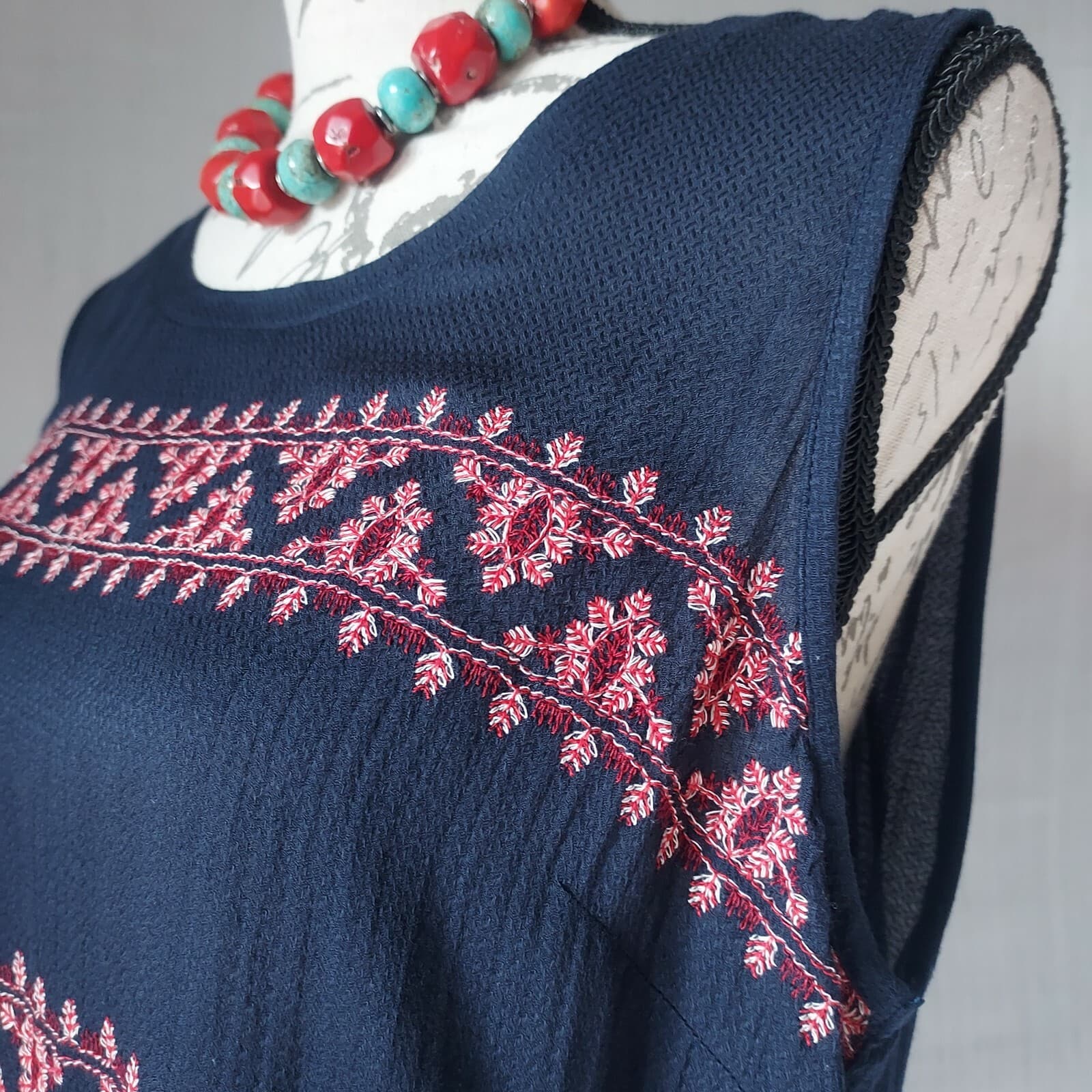 NWT Lucky Brand Floral Embroidered Tunic Top Sleeveless Navy Blue Women Sz.L $60 - Thumbnail 3