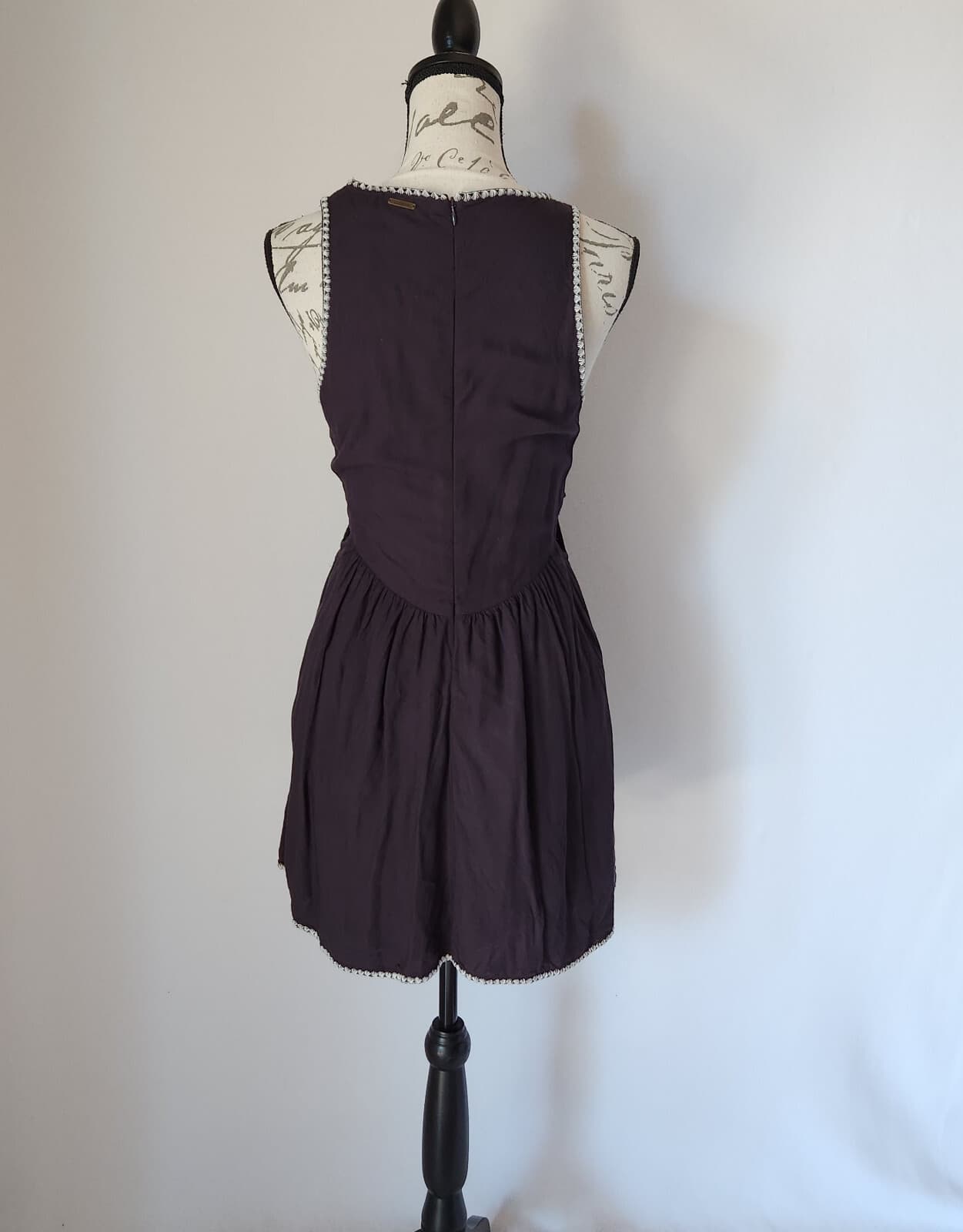 Billabong Sol Shining Embroidered Cut-Out Mini Dress Sleeveless Black Women's M - Thumbnail 9